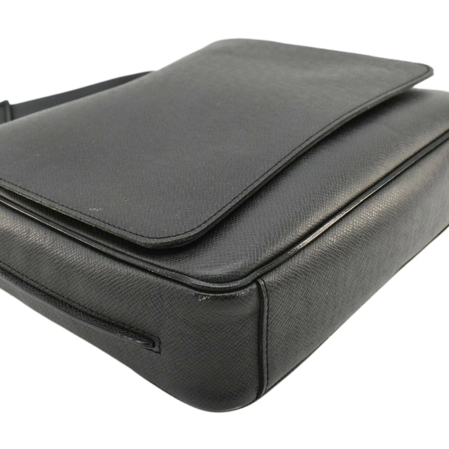 LOUIS VUITTON District PM Taiga Leather Crossbody Bag Black - Image 8