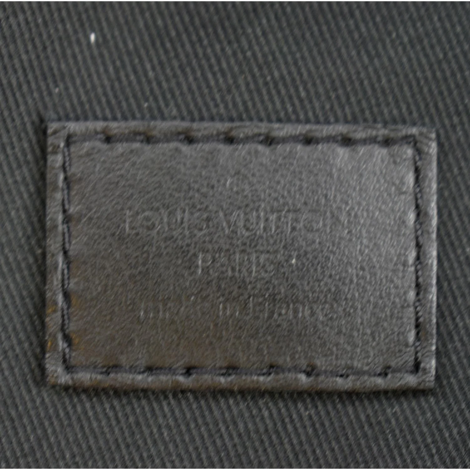 LOUIS VUITTON Discovery Monogram Eclipse Leather Bumbag Black - Image 10
