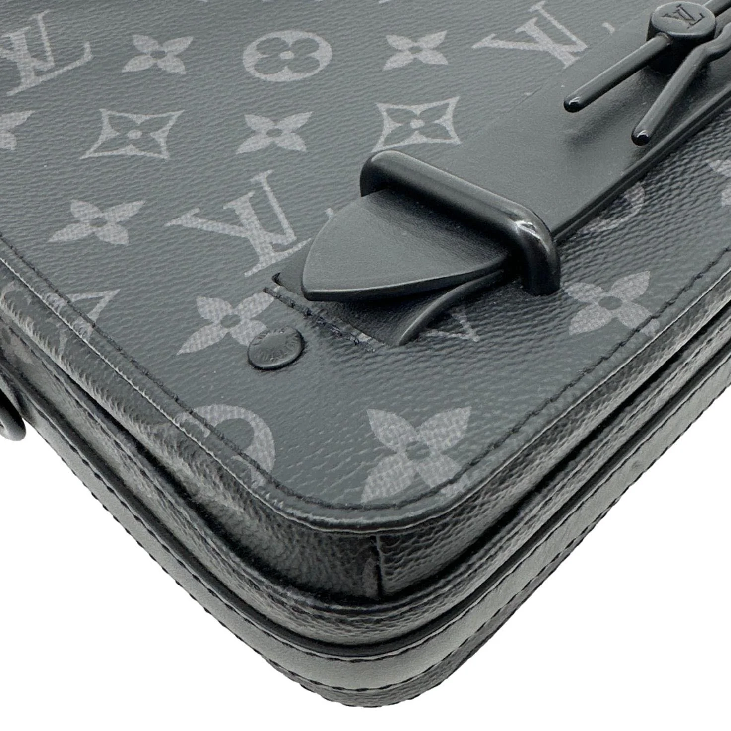 LOUIS VUITTON Steamer Monogram Eclipse Messenger Bag Black - Image 7