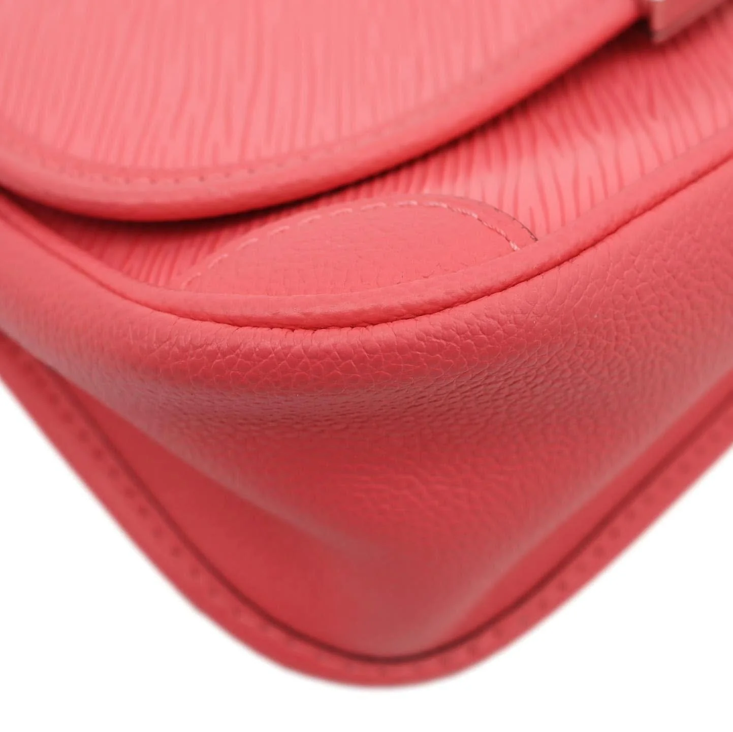 LOUIS VUITTON Buci Epi Leather Shoulder Bag Pink - Image 9