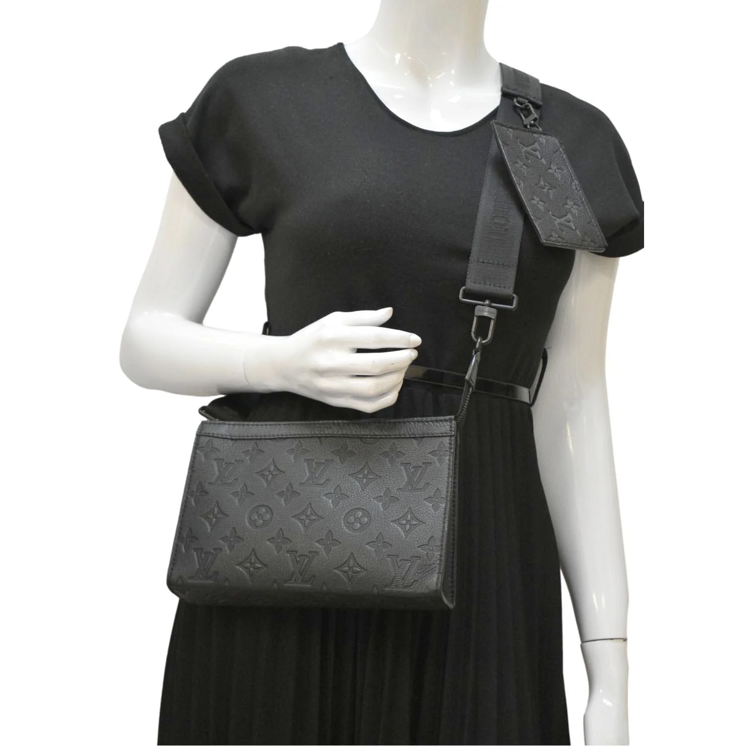 LOUIS VUITTON Gaston Wearable Wallet Monogram Shadow Leather Crossbody Bag Black - Image 4