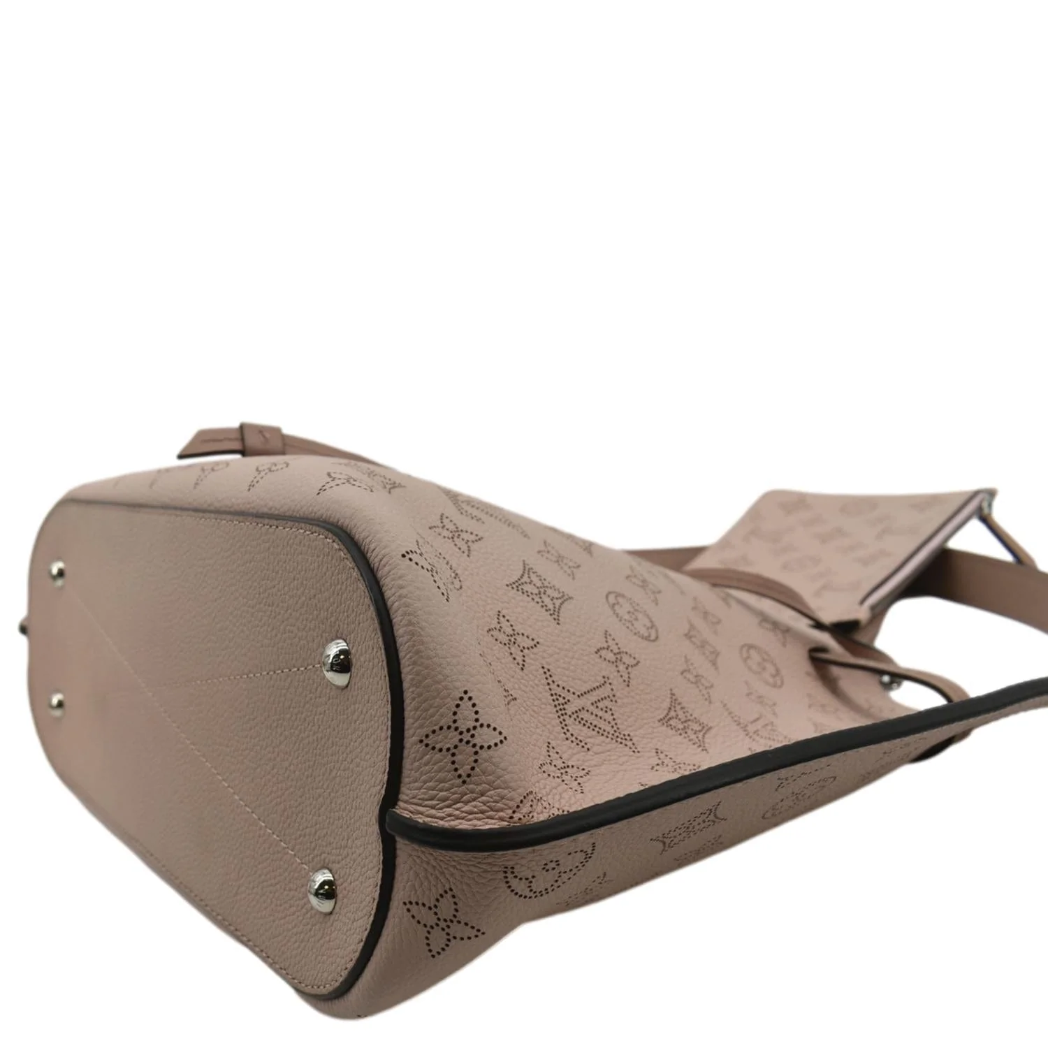 LOUIS VUITTON Girolata Monogram Mahina Leather Shoulder Bag Magnolia - Image 8