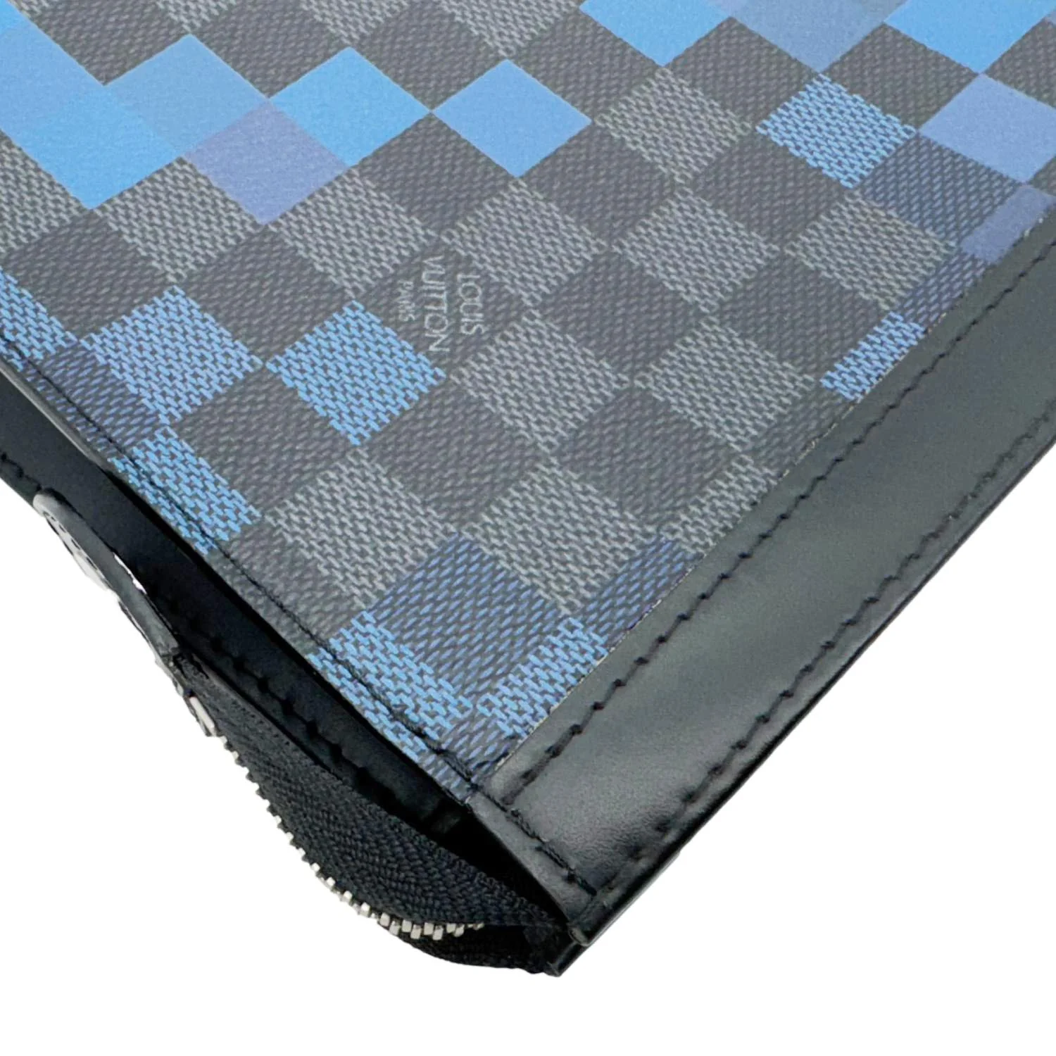 LOUIS VUITTON Toiletry 26 Graphite Pixel Canvas Pouch Blue - Image 5