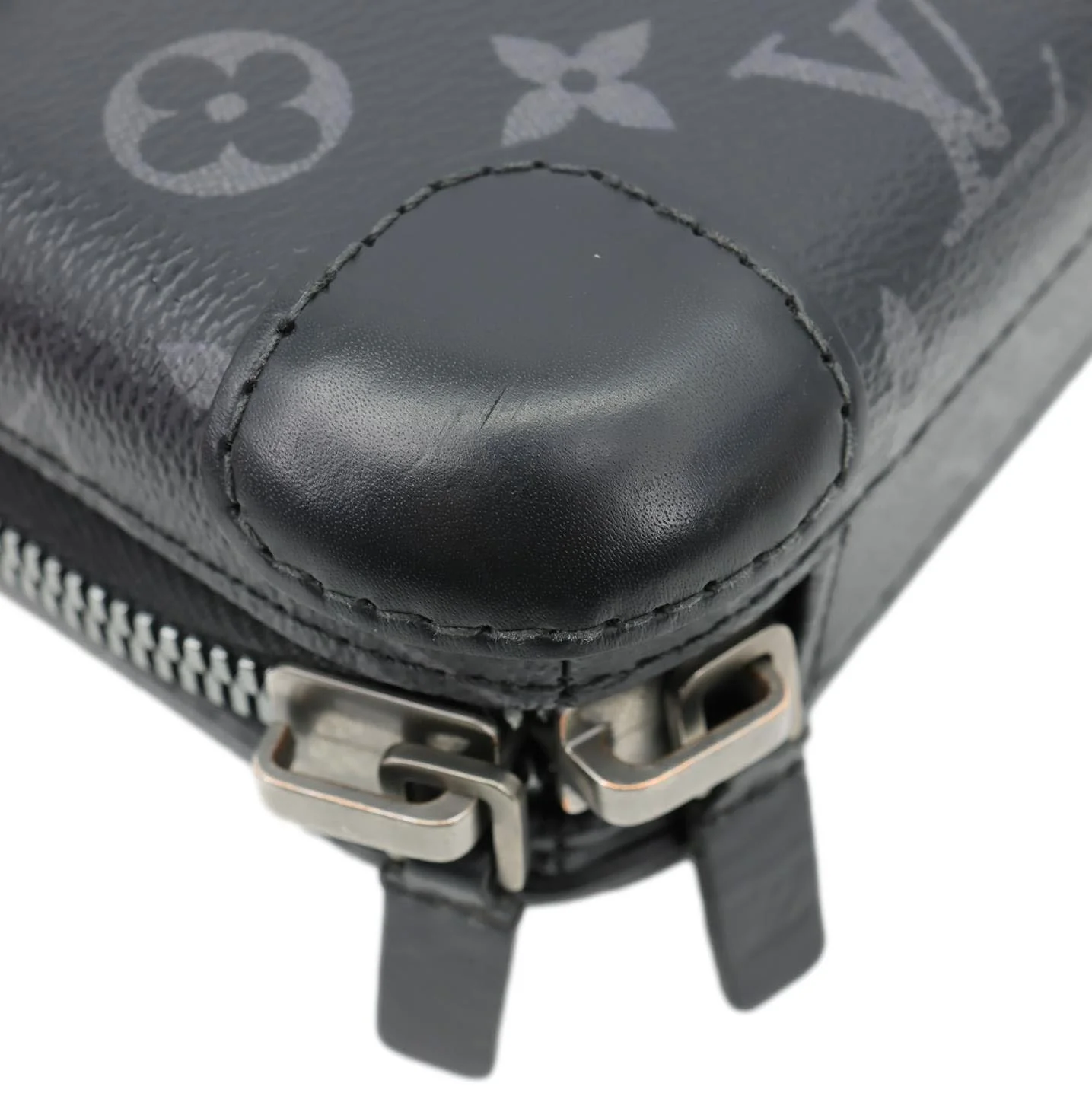 LOUIS VUITTON Horizon Monogram Eclipse Clutch Shoulder Bag Black - Image 9