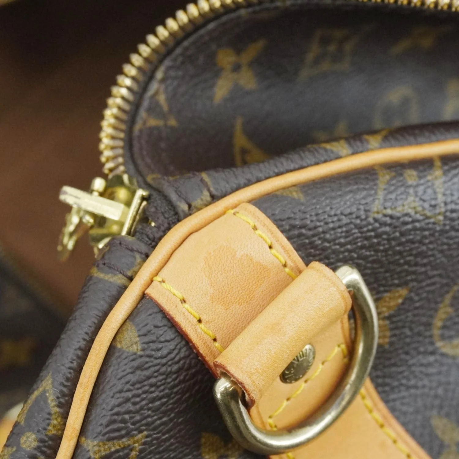LOUIS VUITTON Keepall 55 Bandouliere Monogram Canvas Travel Bag Brown - Image 18