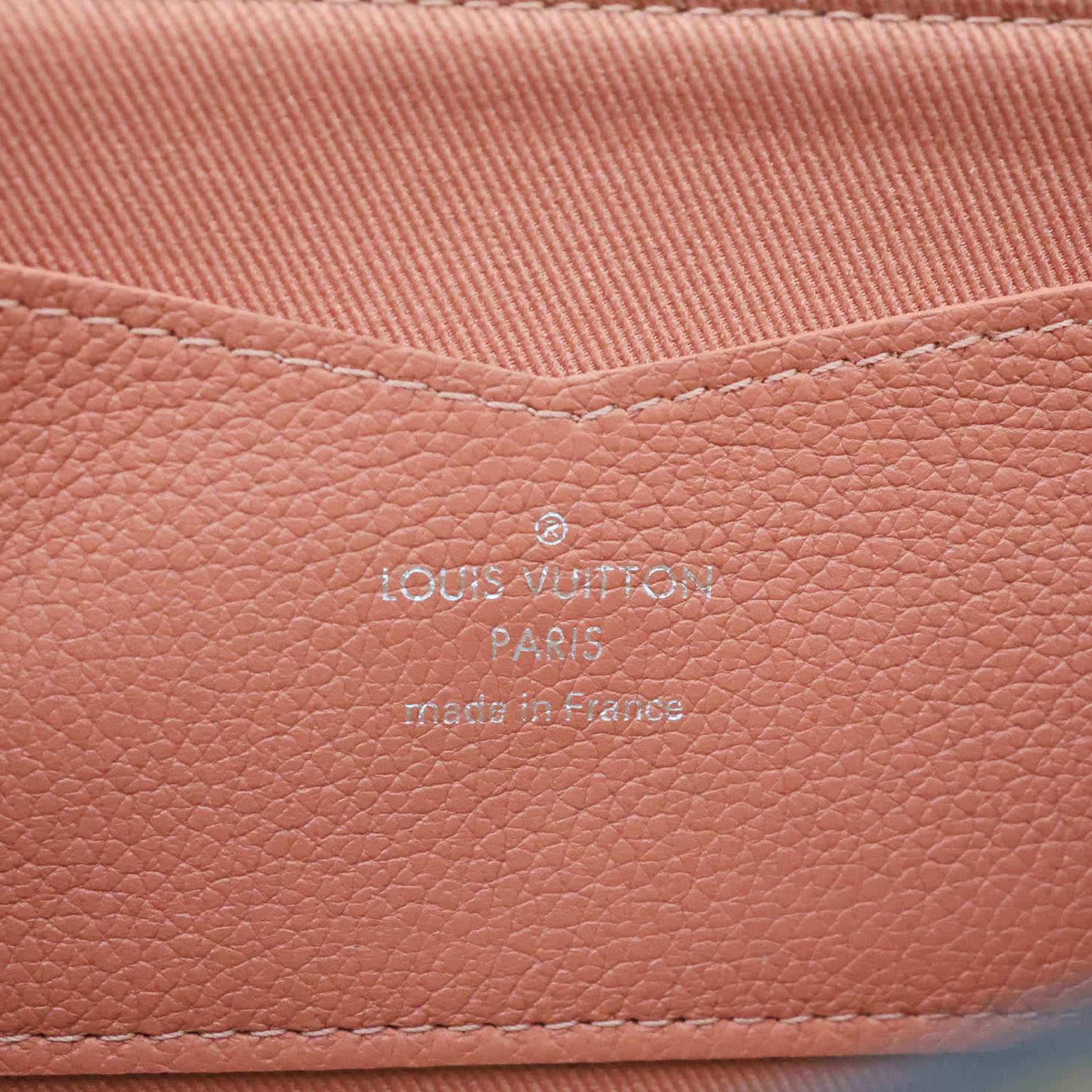 LOUIS VUITTON Lockme II Calfskin Leather Wallet Pink - Image 12