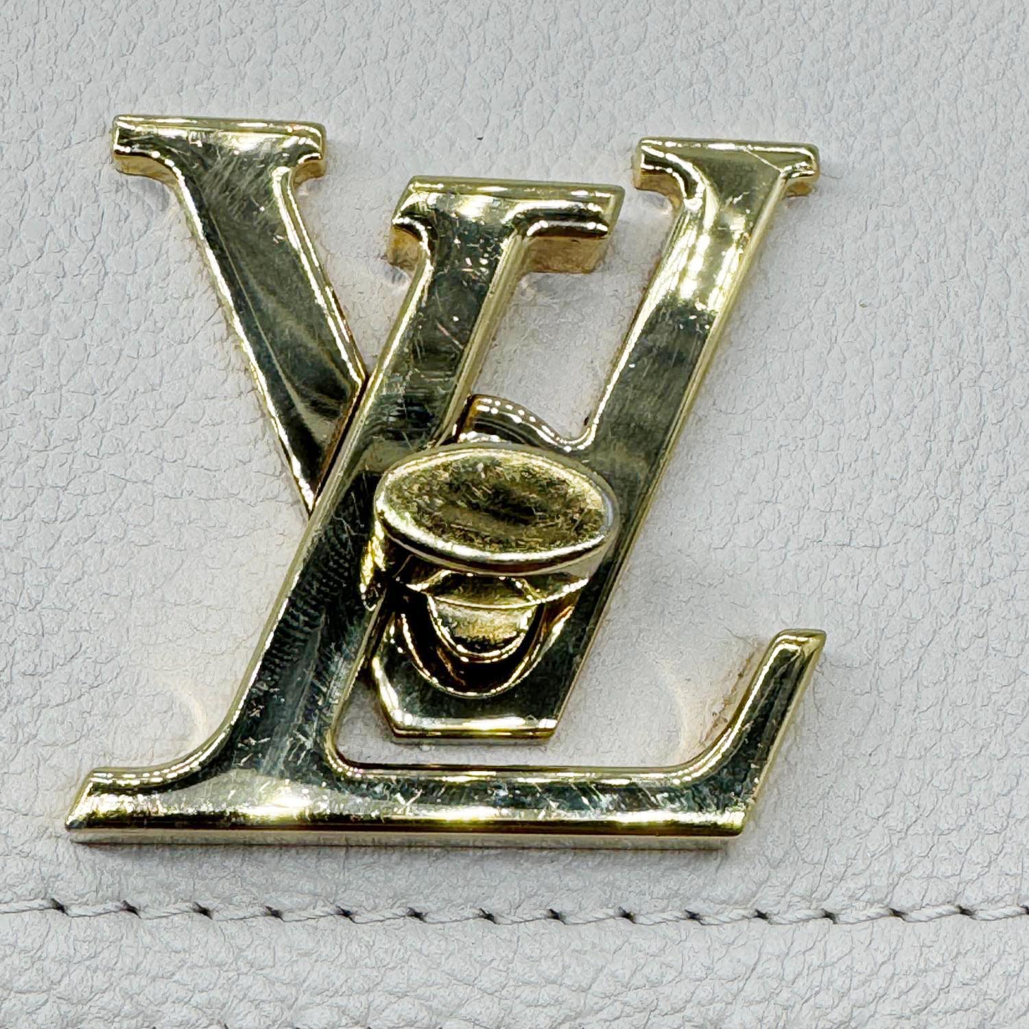 LOUIS VUITTON Lockme Tender Grained Calfskin Leather Shoulder Bag Greige - Image 14