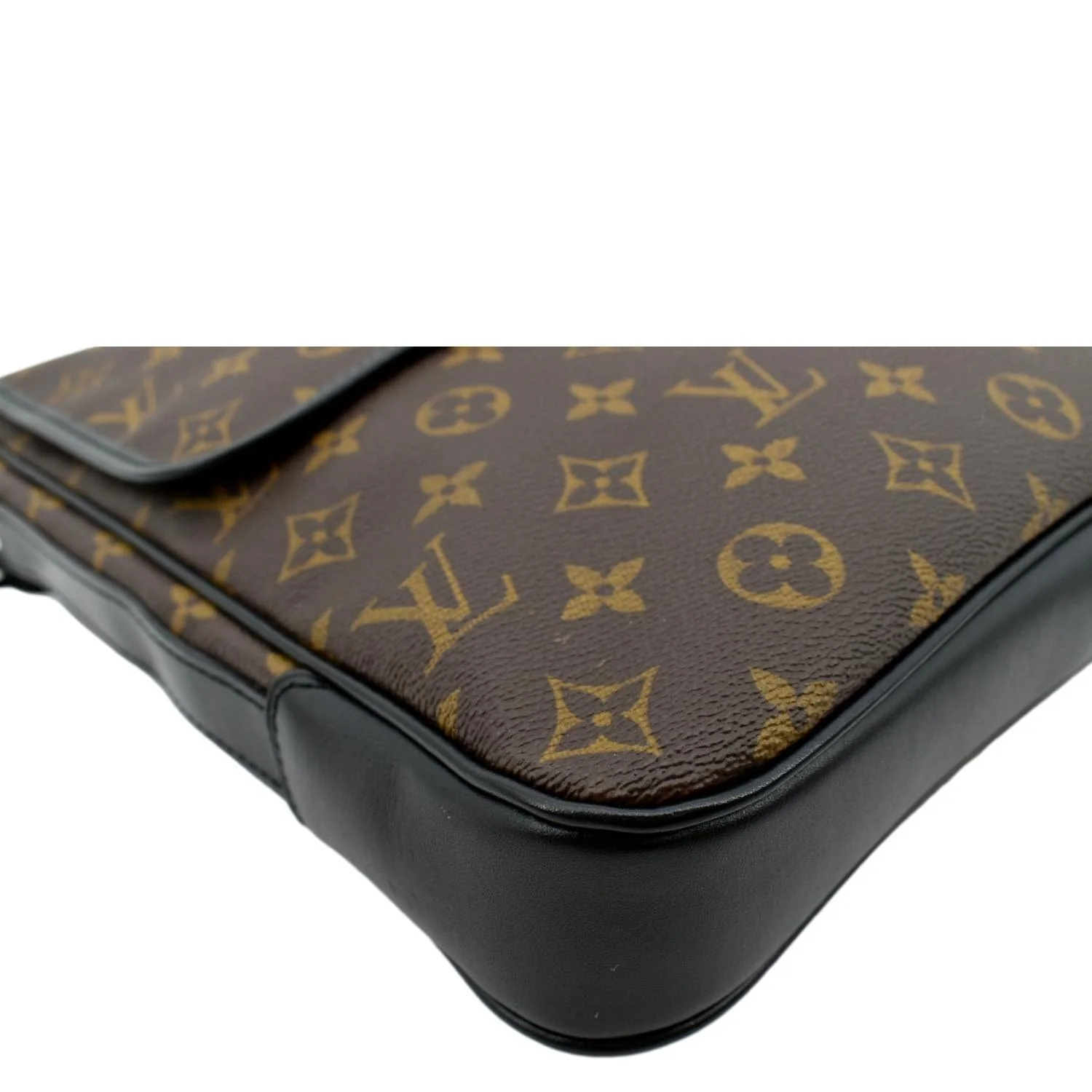 LOUIS VUITTON Bass MM Monogram Macassar Canvas Messenger Bag Brown - Image 8