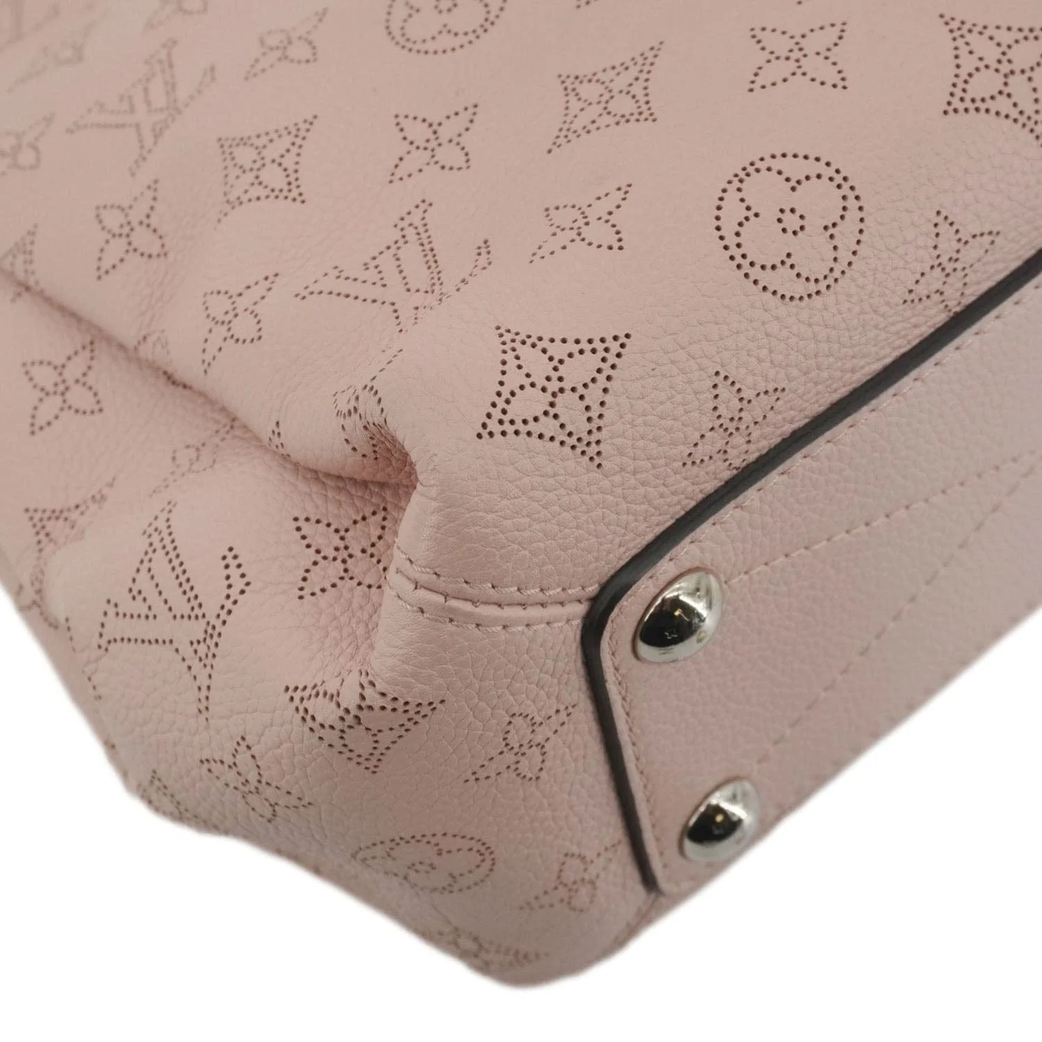 LOUIS VUITTON Babylone BB Mahina Leather Chain Shoulder Bag Magnolia - Image 10