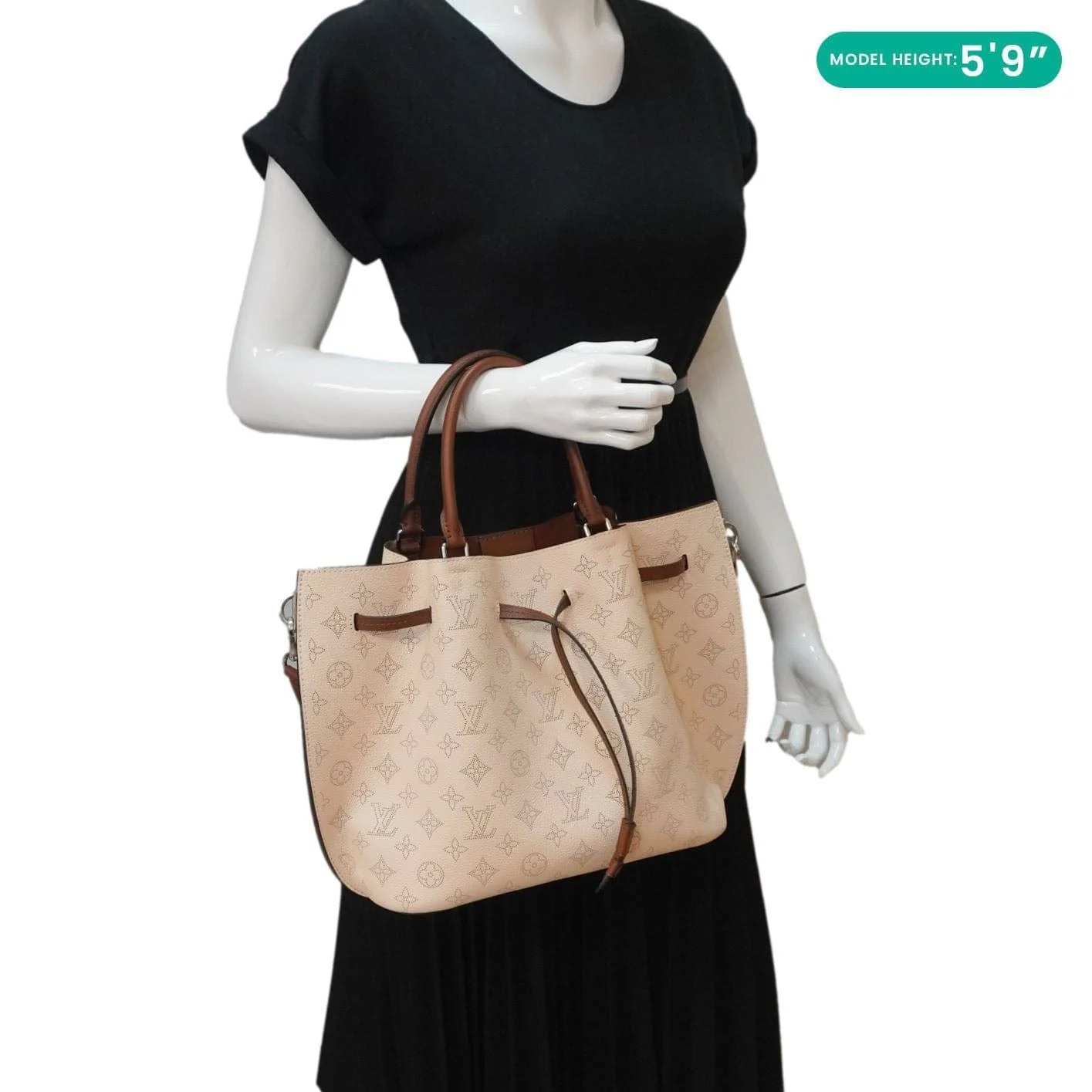 LOUIS VUITTON Girolata Monogram Mahina Leather Shoulder Bag Peach - Image 2