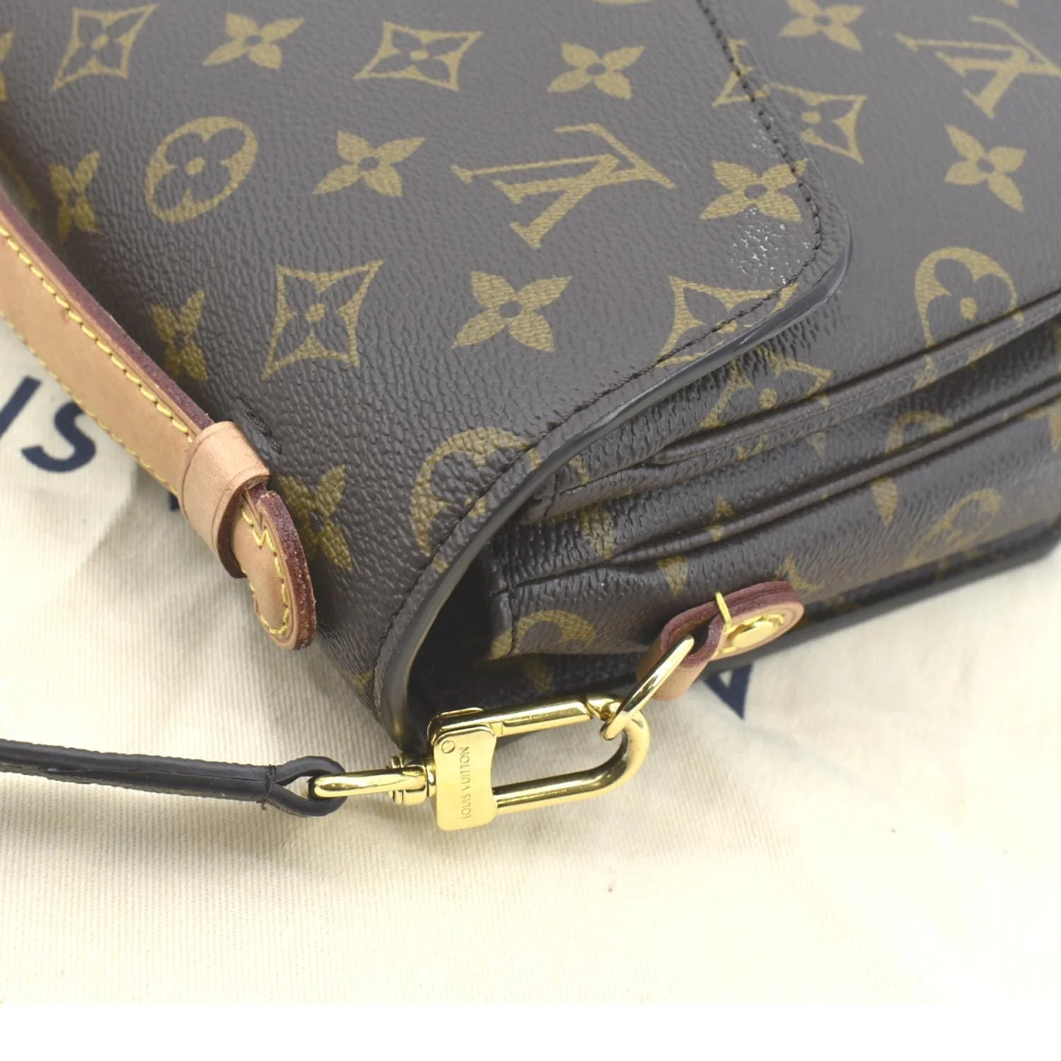 LOUIS VUITTON Metis Pochette Monogram Canvas Crossbody Bag Brown - Image 5