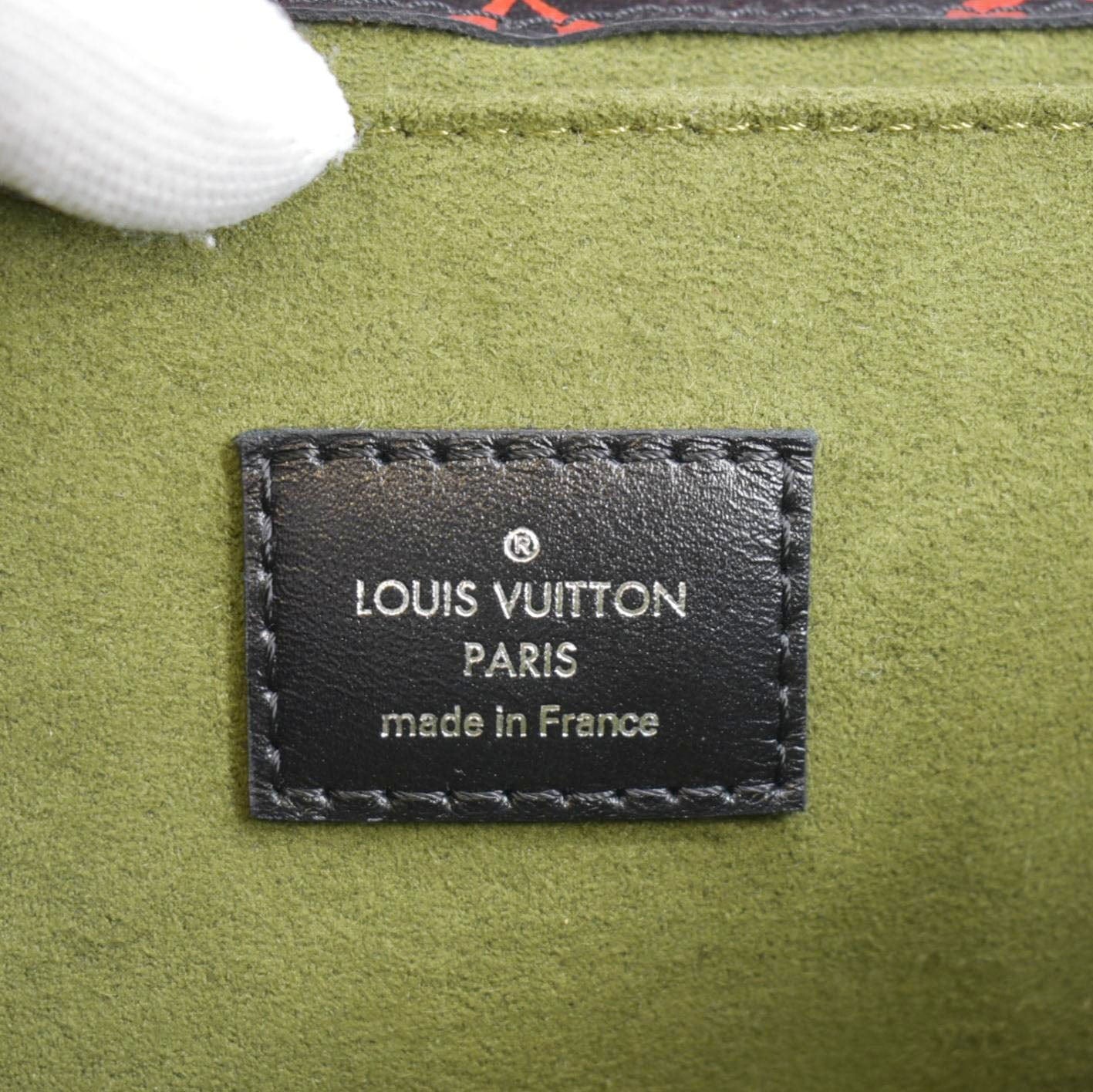 LOUIS VUITTON Metis Pochette Monogram Infrarouge Crossbody Bag Glossy Red - Image 13