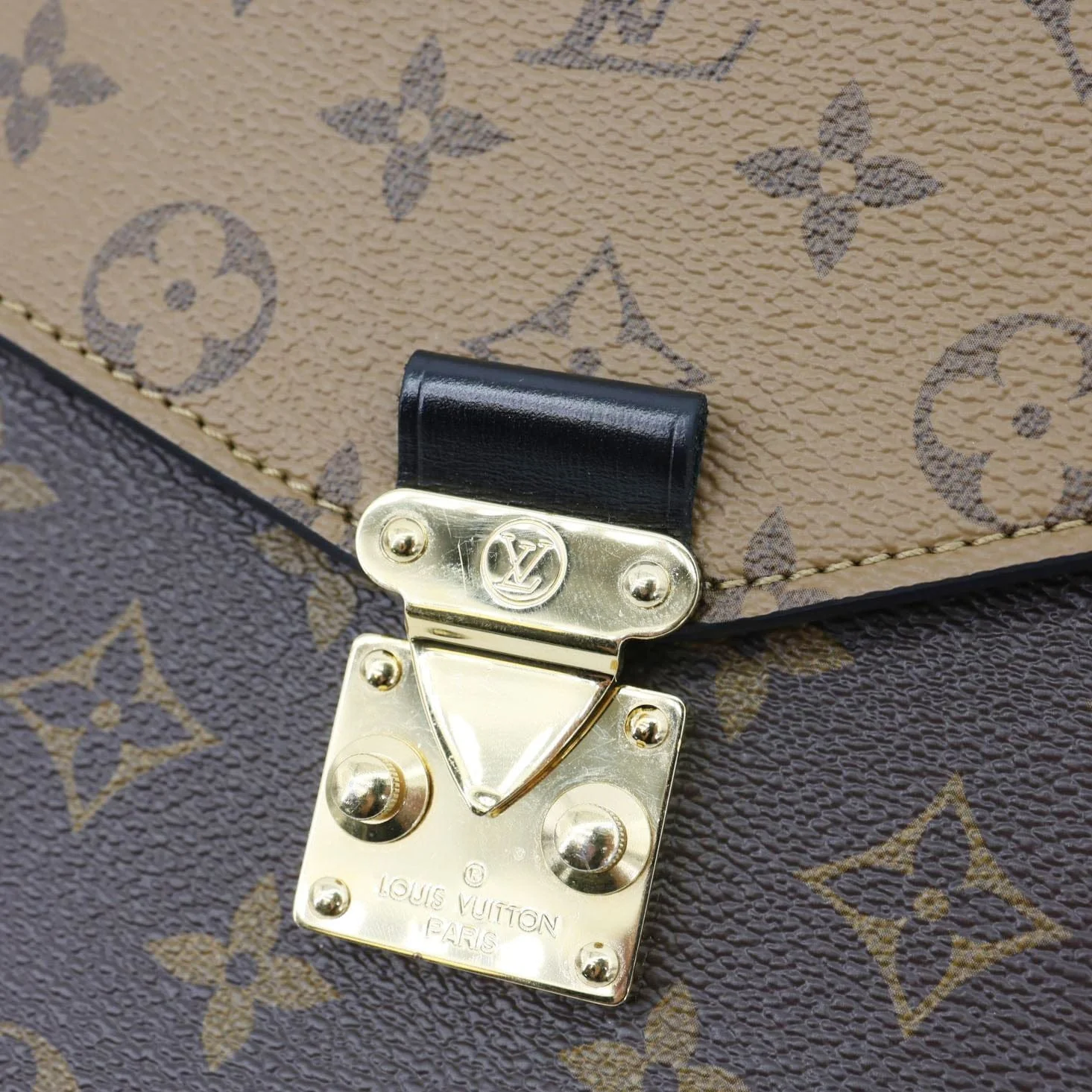 LOUIS VUITTON Metis Pochette Reverse Monogram Canvas Crossbody Bag Brown - Image 13
