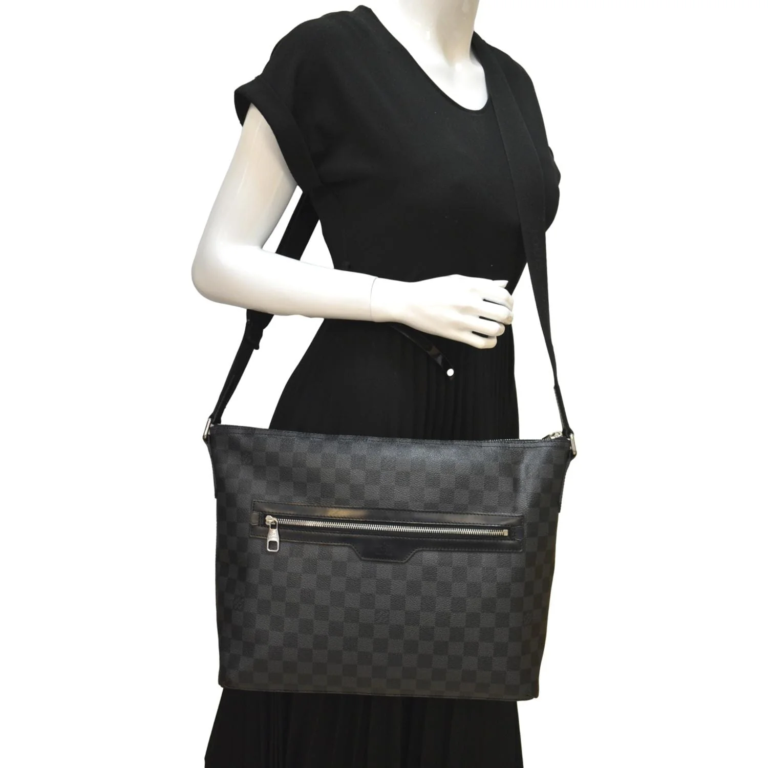 LOUIS VUITTON Mick Damier Graphite Messenger Crossbody Bag Black - Image 2