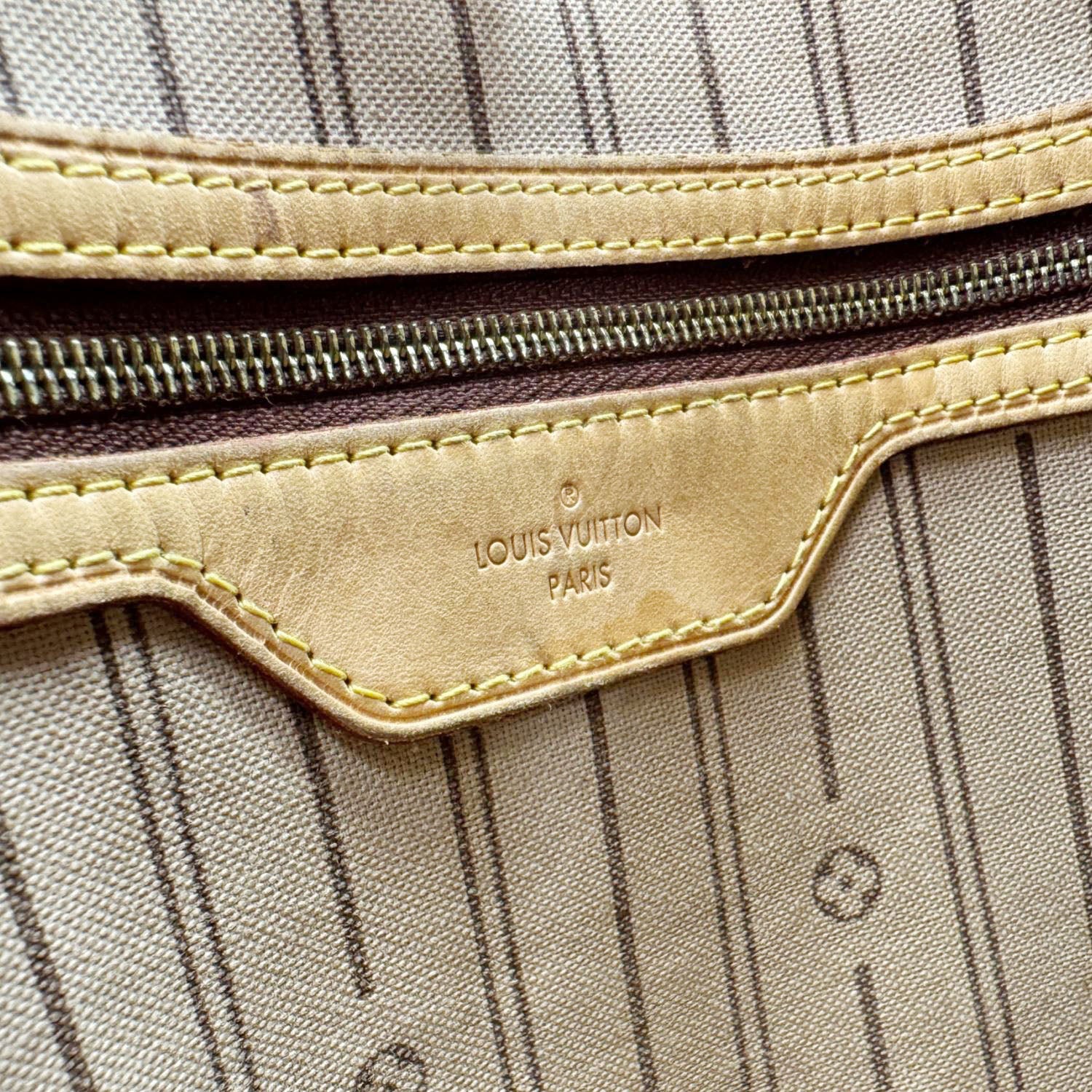 LOUIS VUITTON Delightful MM Monogram Canvas Hobo Bag Brown - Image 20