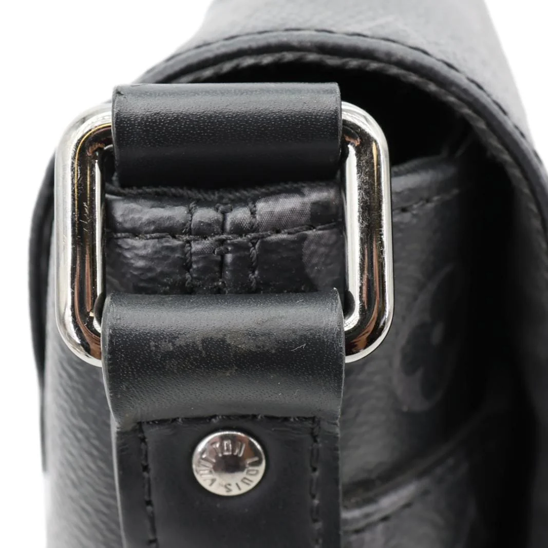LOUIS VUITTON District MM Monogram Eclipse Messenger Bag Black - Image 6