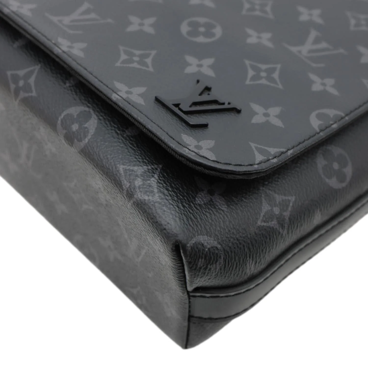 LOUIS VUITTON District MM Monogram Eclipse Messenger Bag Black - Image 7
