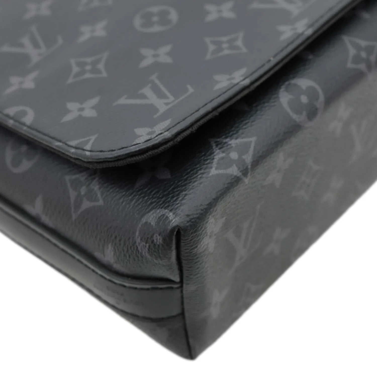LOUIS VUITTON District MM Monogram Eclipse Messenger Bag Black - Image 8