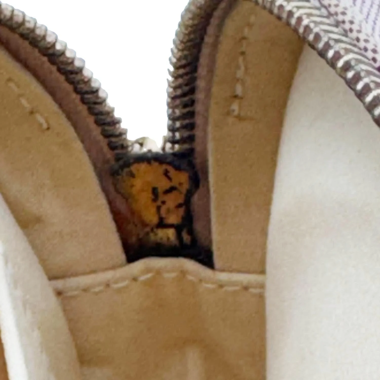 LOUIS VUITTON Juliette MM Monogram Mini Lin Canvas Crossbody Bag Burgundy - Image 10