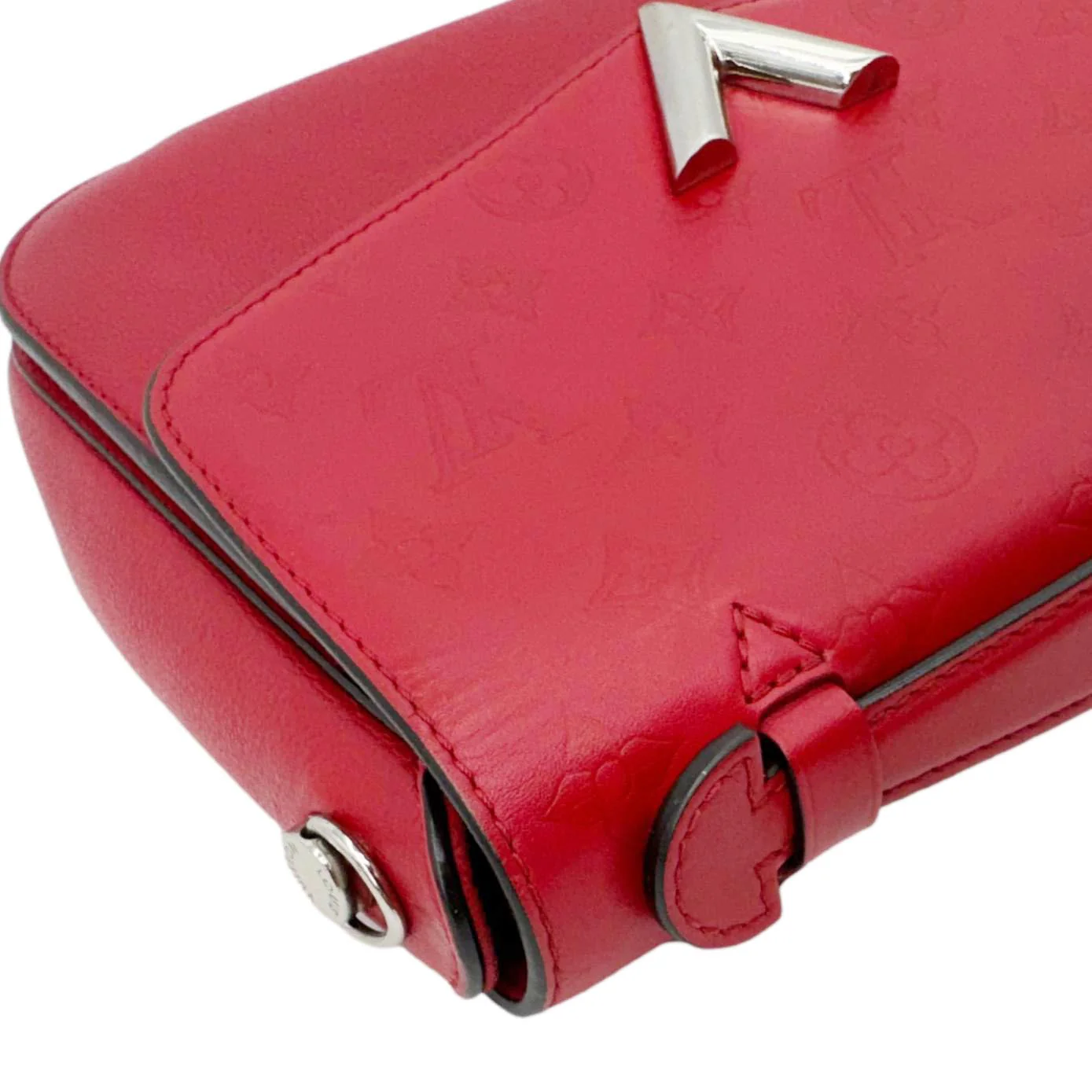 LOUIS VUITTON Very Monogram Leather Messenger Bag Red - Image 5