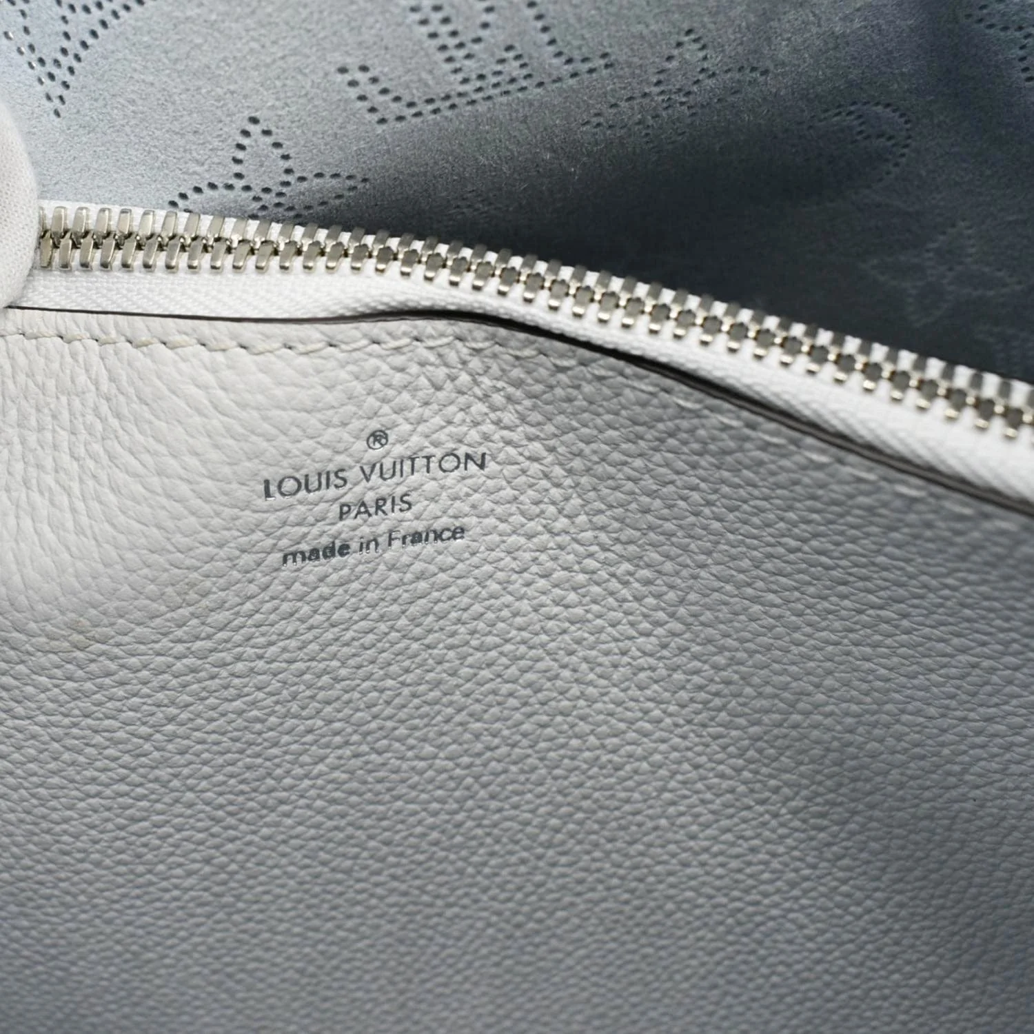 LOUIS VUITTON Muria Mahina Perforated Leather Shoulder Bag Light Blue - Image 15
