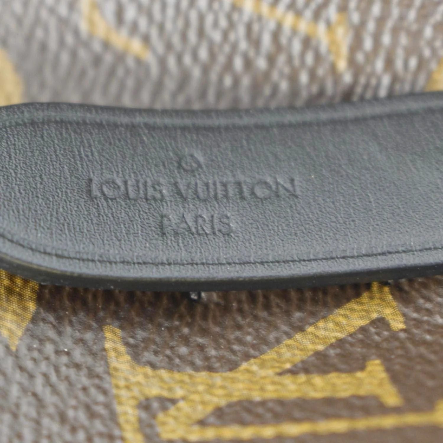 LOUIS VUITTON Neonoe Monogram Canvas Shoulder Bag Black - Image 12