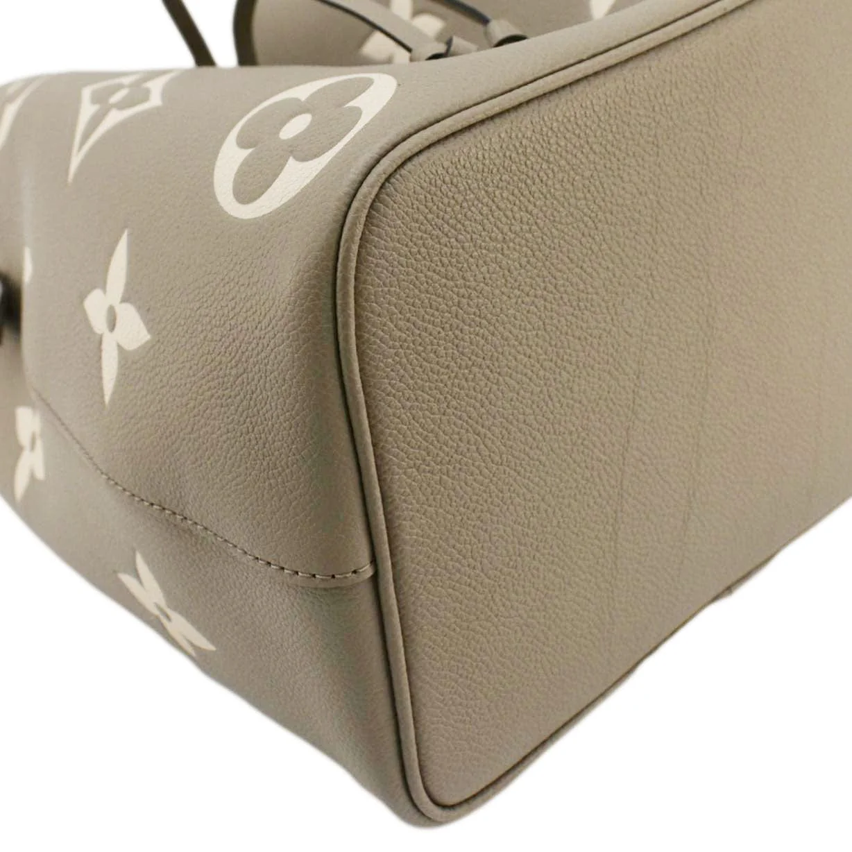 LOUIS VUITTON NeoNoe MM Bicolor Monogram Empreinte Shoulder Bag Cream - Image 9