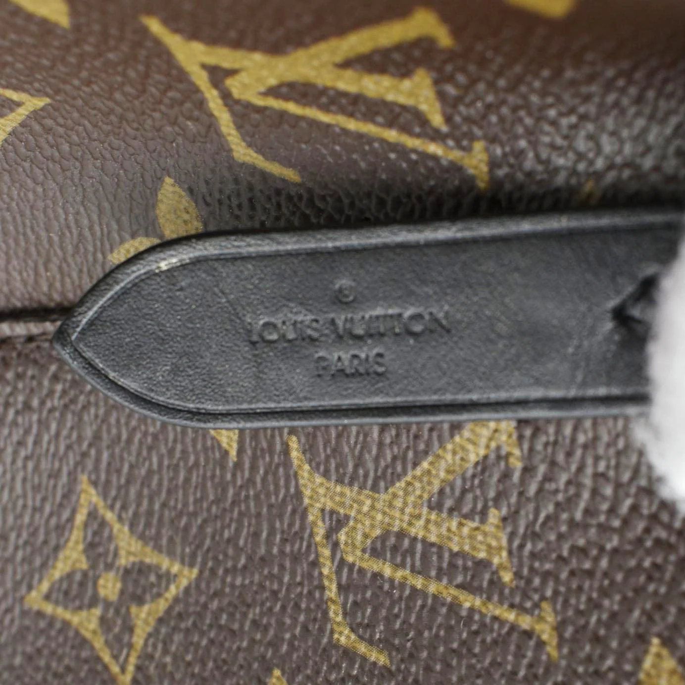 LOUIS VUITTON Neonoe Monogram Canvas Shoulder Bag Brown - Image 16