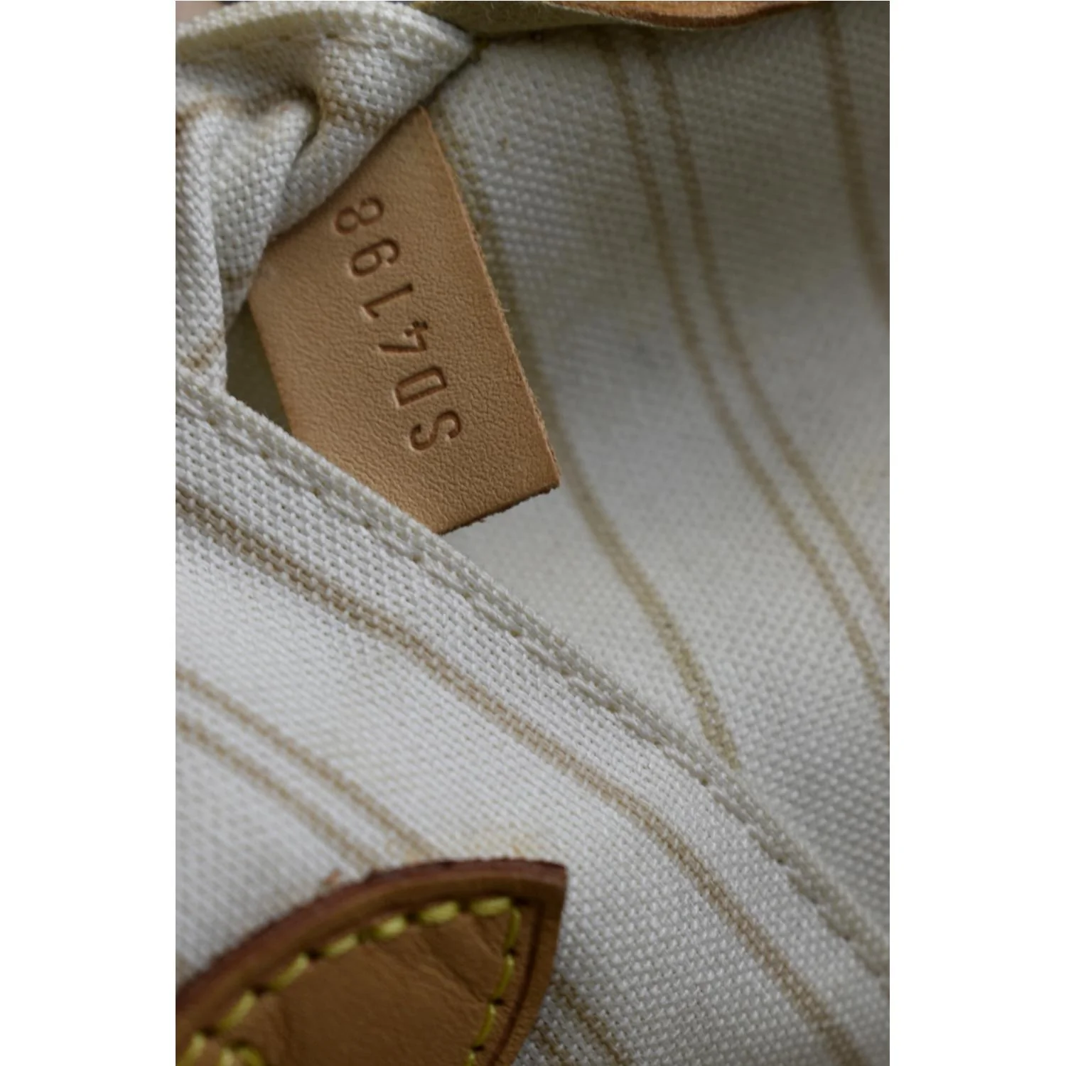 LOUIS VUITTON Neverfull MM Damier Azur Shoulder Bag White - Image 12