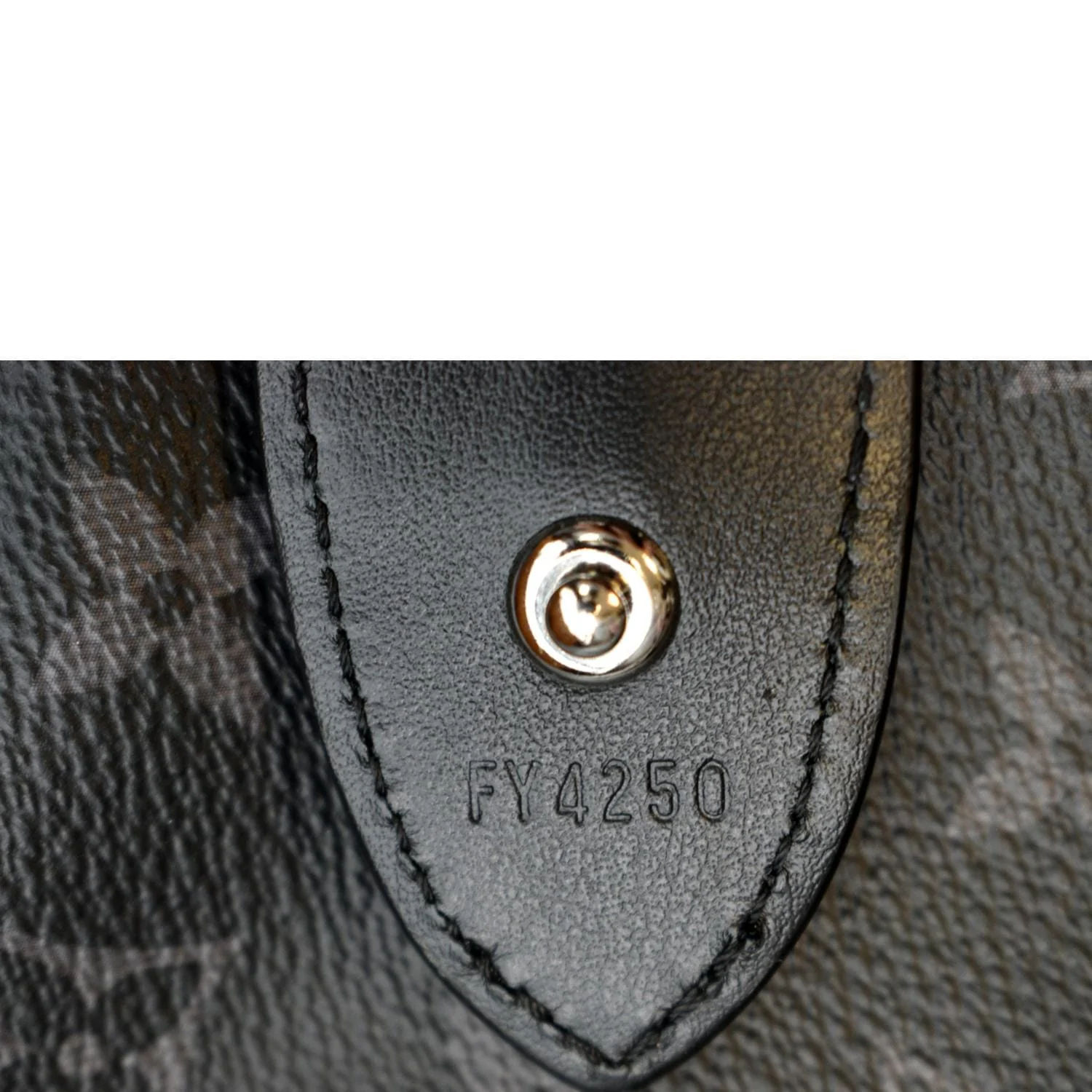 LOUIS VUITTON Cabas Zippe GM Monogram Eclipse Tote Bag Black - Image 11
