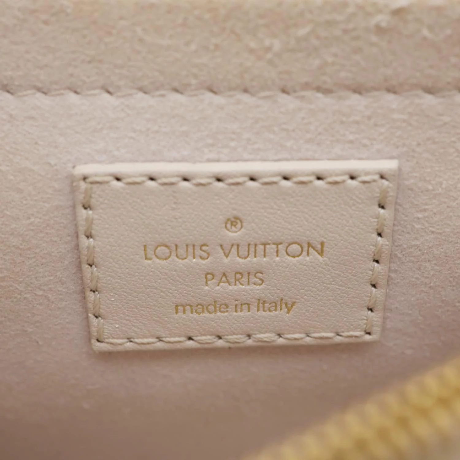 LOUIS VUITTON New Wave Chain MM Calfskin Leather Shoulder Bag Off White - Image 12
