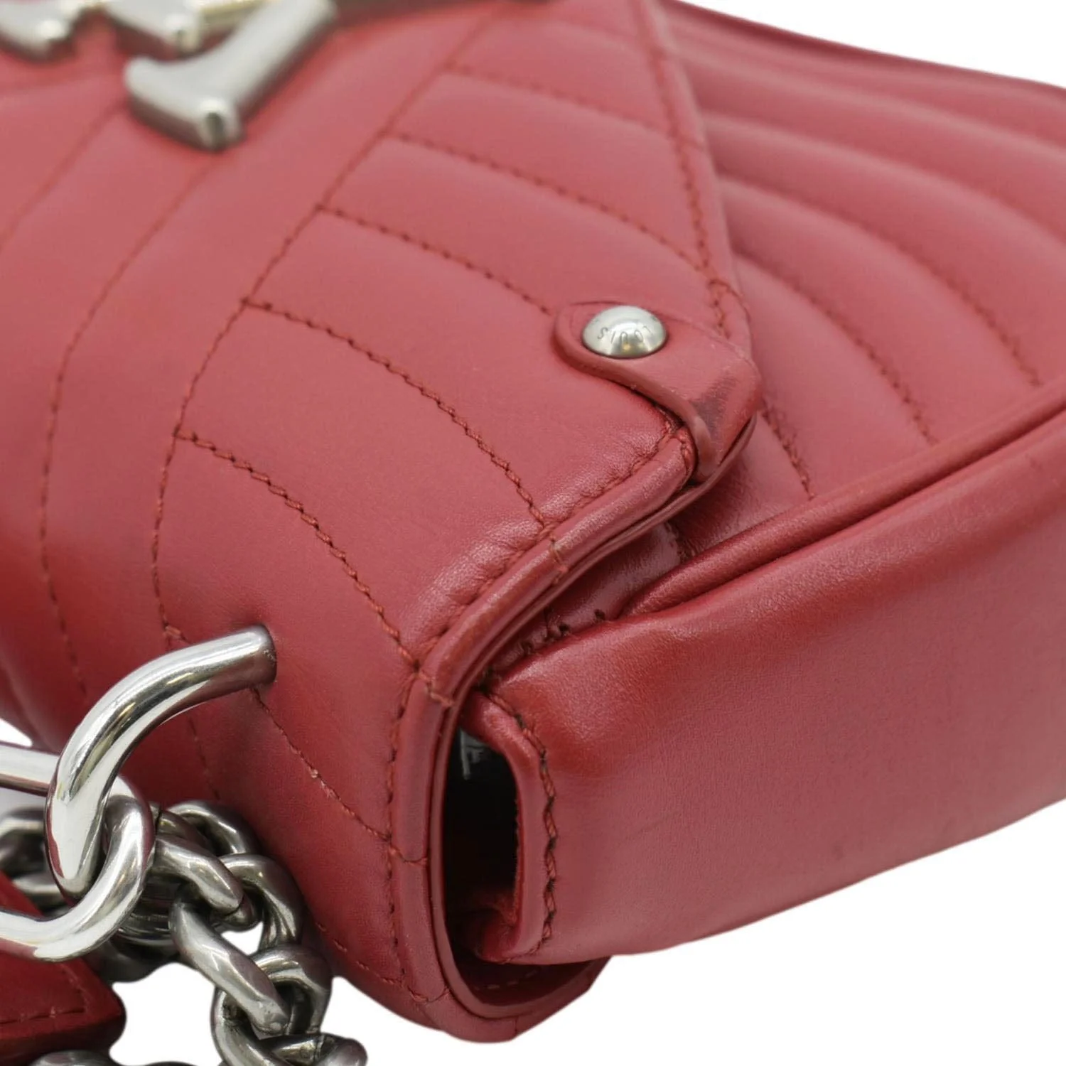 LOUIS VUITTON New Wave Chain MM Leather Shoulder Bag Red - Image 5