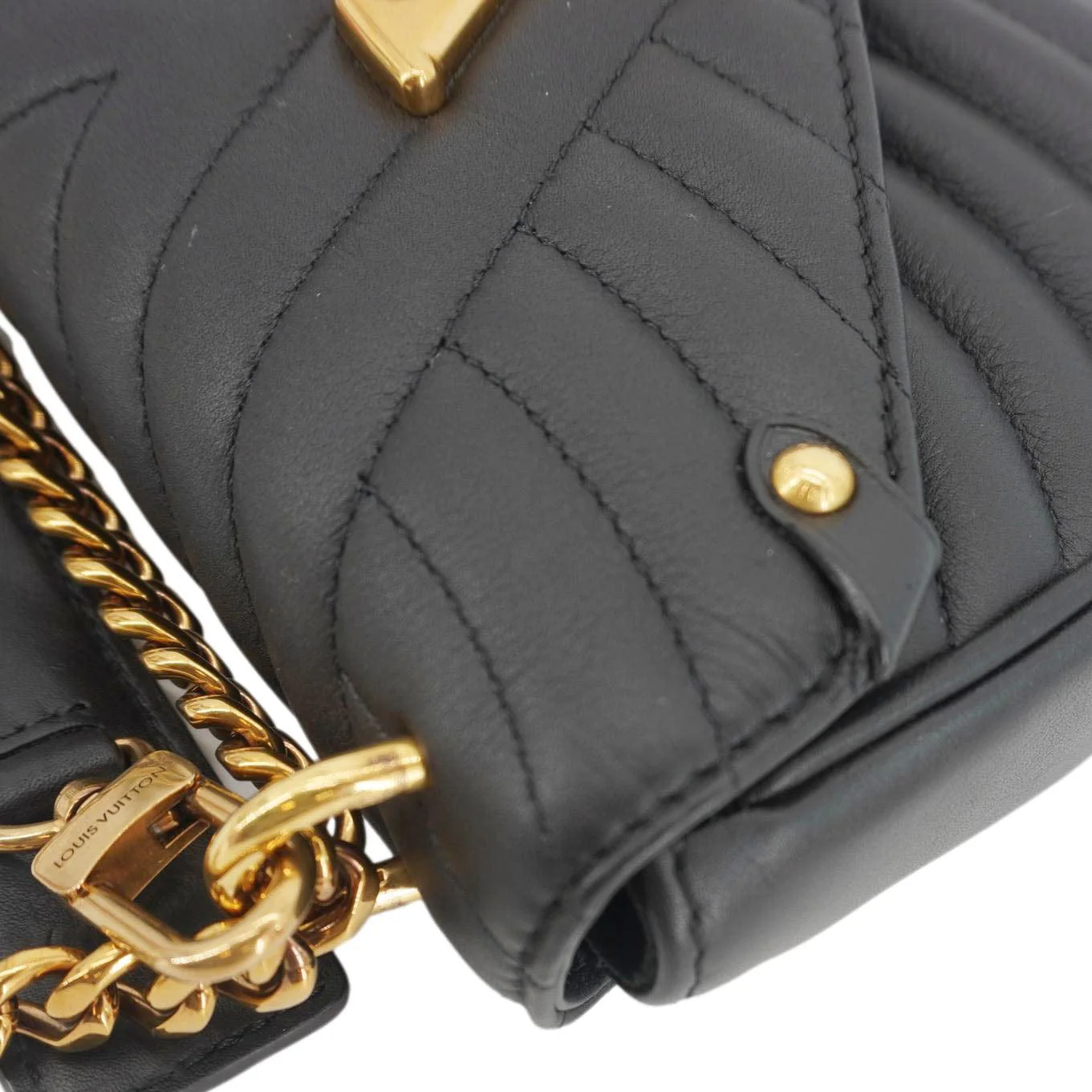 LOUIS VUITTON New Wave Chain PM Calfskin Leather Shoulder Bag Black - Image 6