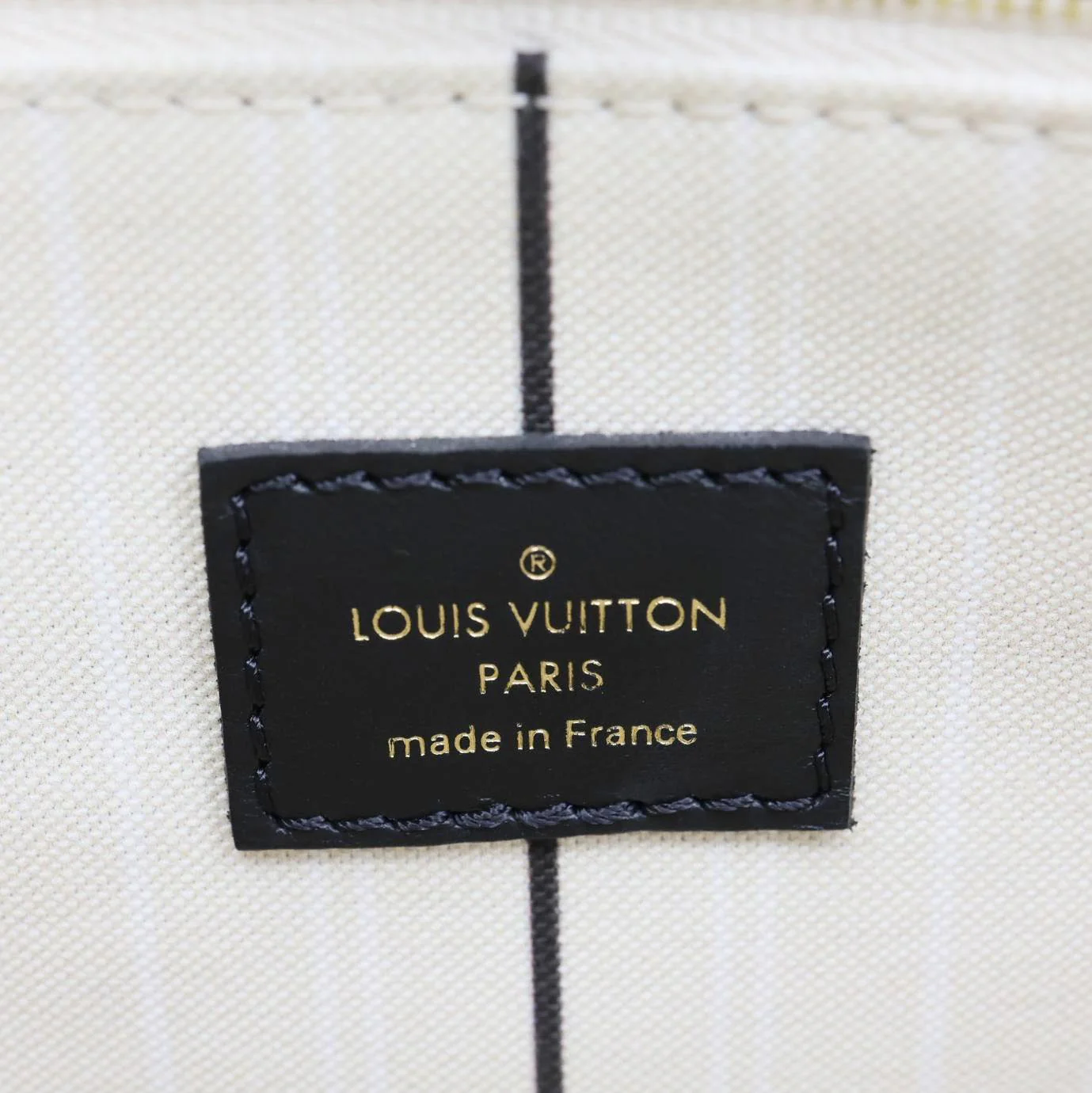 LOUIS VUITTON On My Side MM Monogram Tufted Canvas Shoulder Bag Off White - Image 16