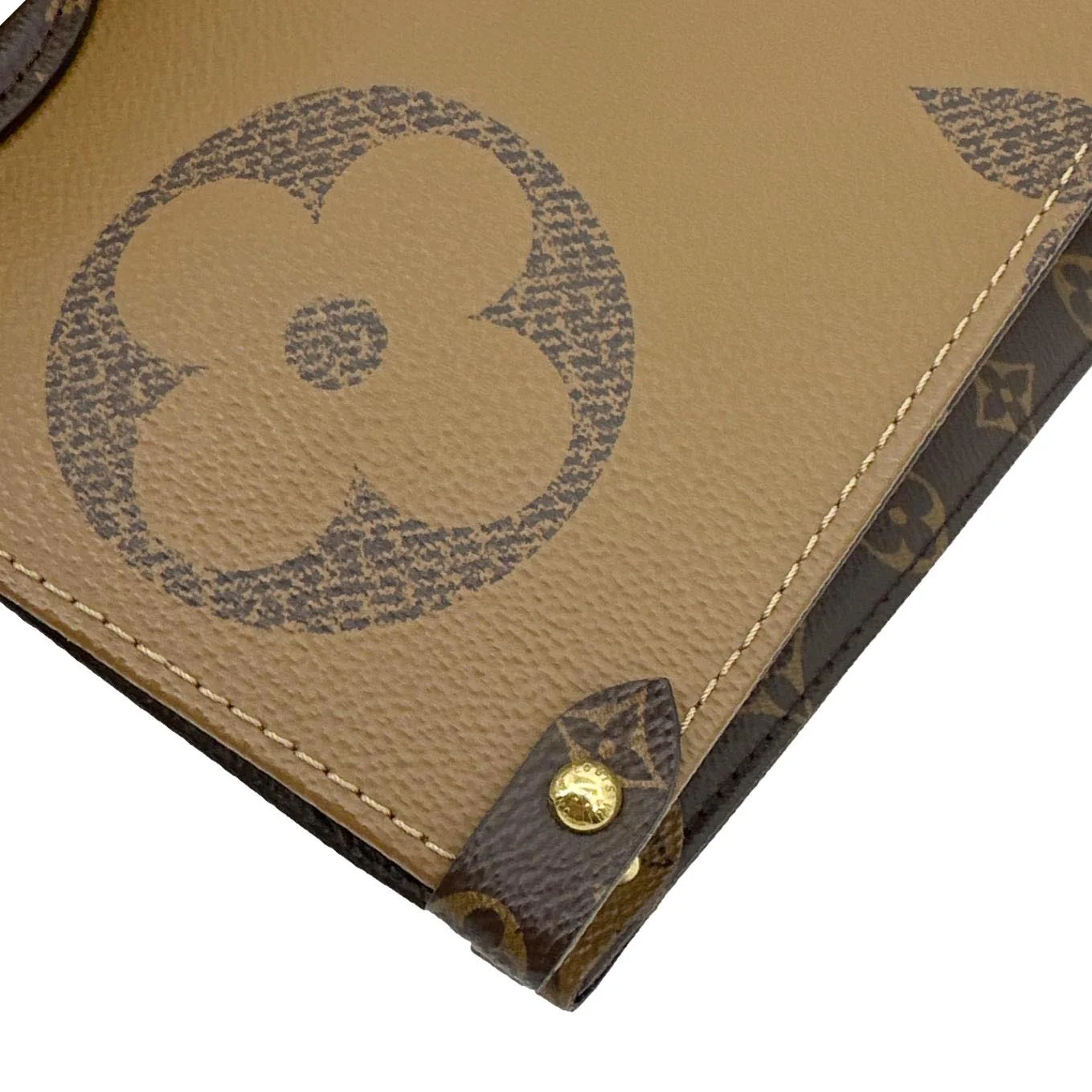 LOUIS VUITTON Onthego GM Giant Monogram Reverse Canvas Tote Bag Brown - Image 7