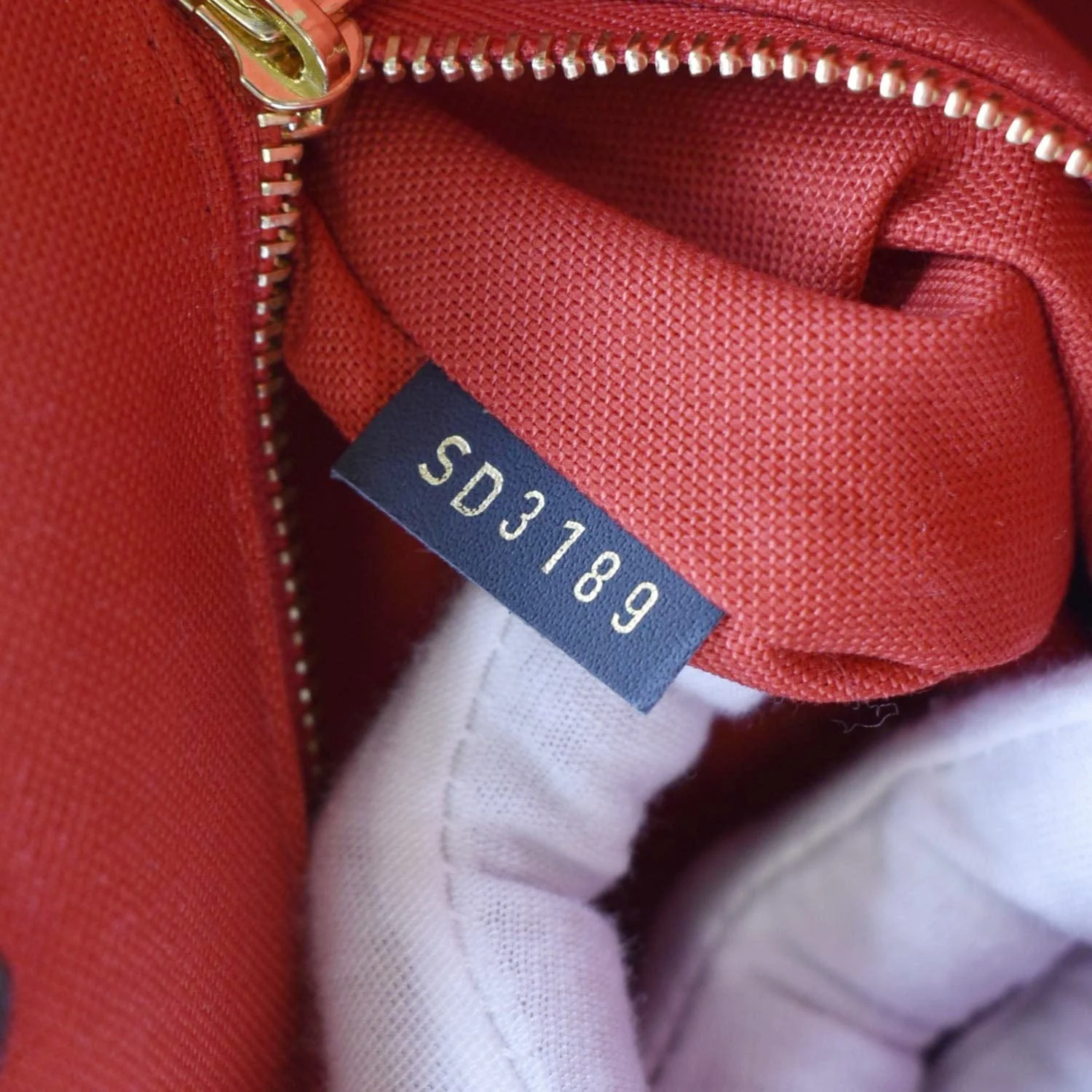 LOUIS VUITTON Onthego GM Giant Monogram Canvas Tote Shoulder Bag Brown - Image 12