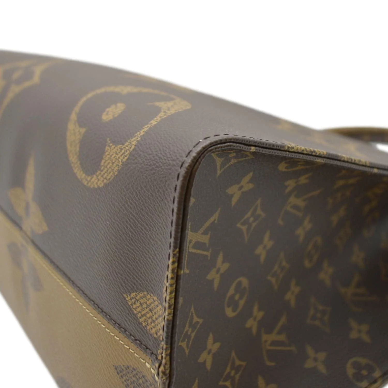 LOUIS VUITTON Onthego GM Giant Monogram Canvas Tote Bag Brown - Image 7