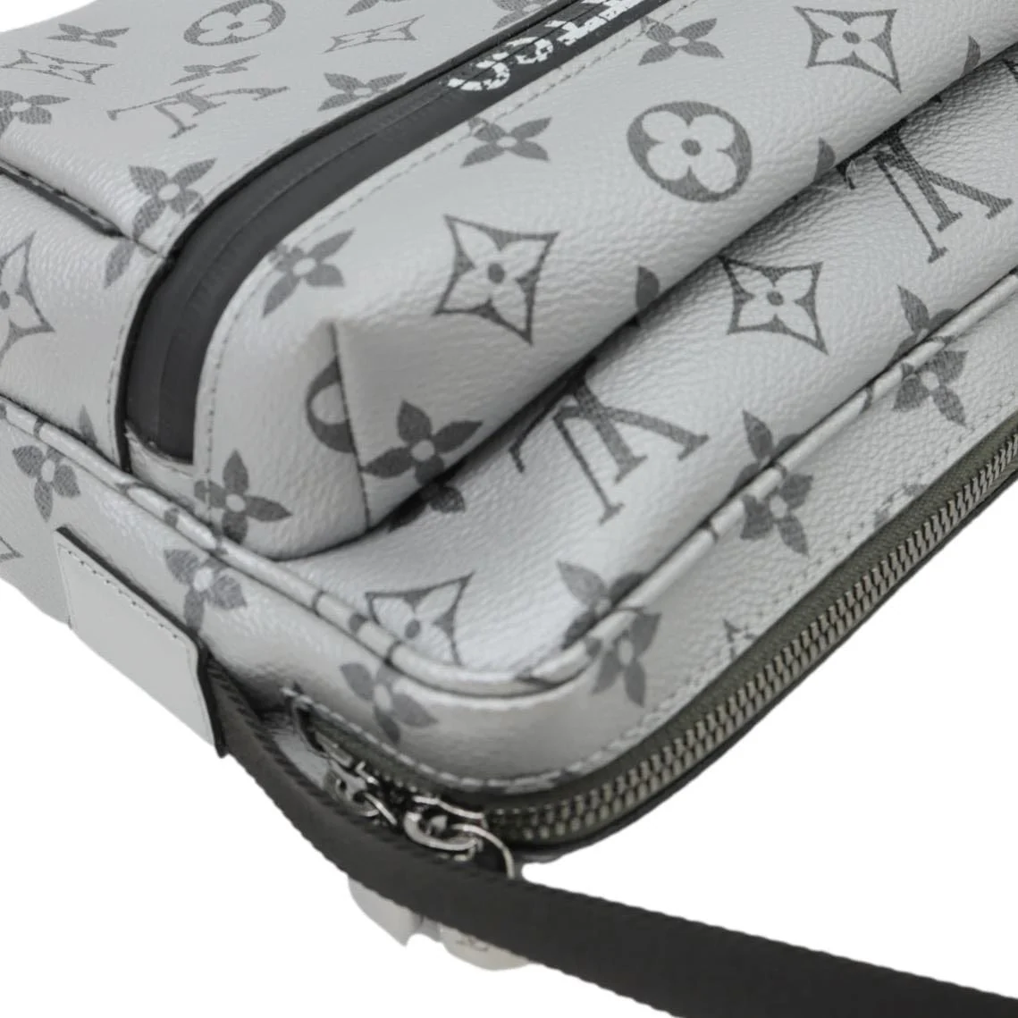 LOUIS VUITTON Outdoor Monogram Reflect Messenger Bag Silver - Image 6