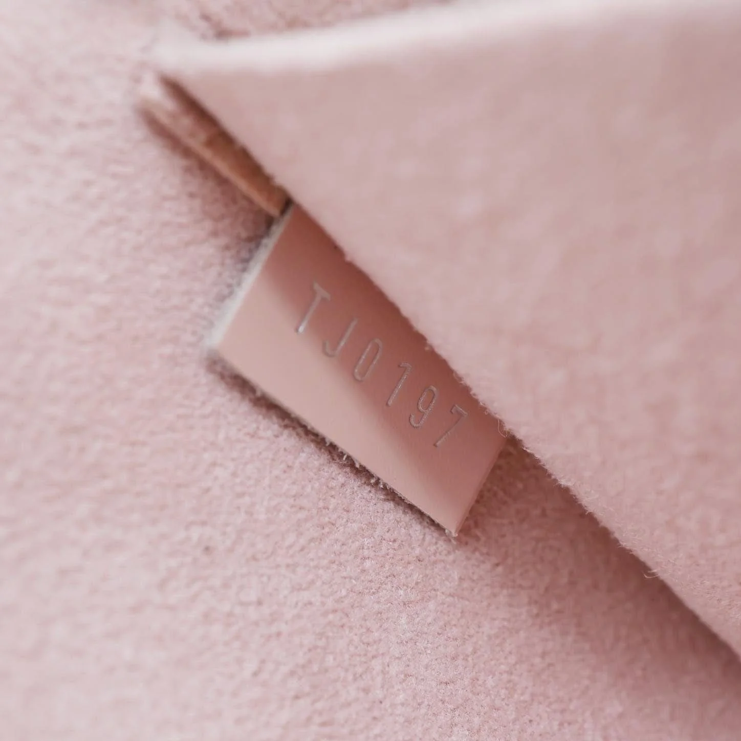 LOUIS VUITTON Felicie Pochette Epi Leather Crossbody Bag Pink - Image 13
