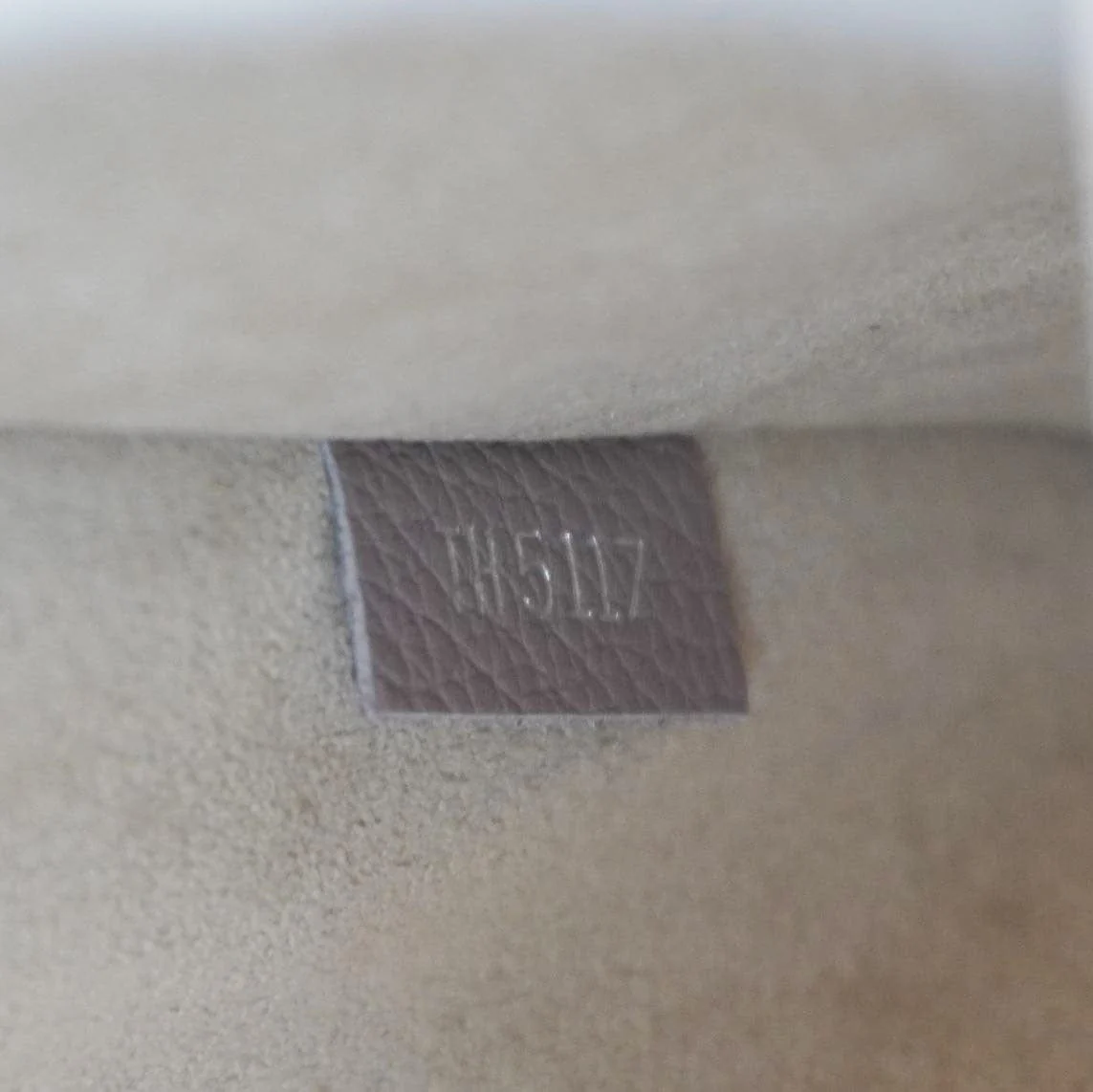 LOUIS VUITTON Pochette Jour Leather Pouch Taupe - Image 15
