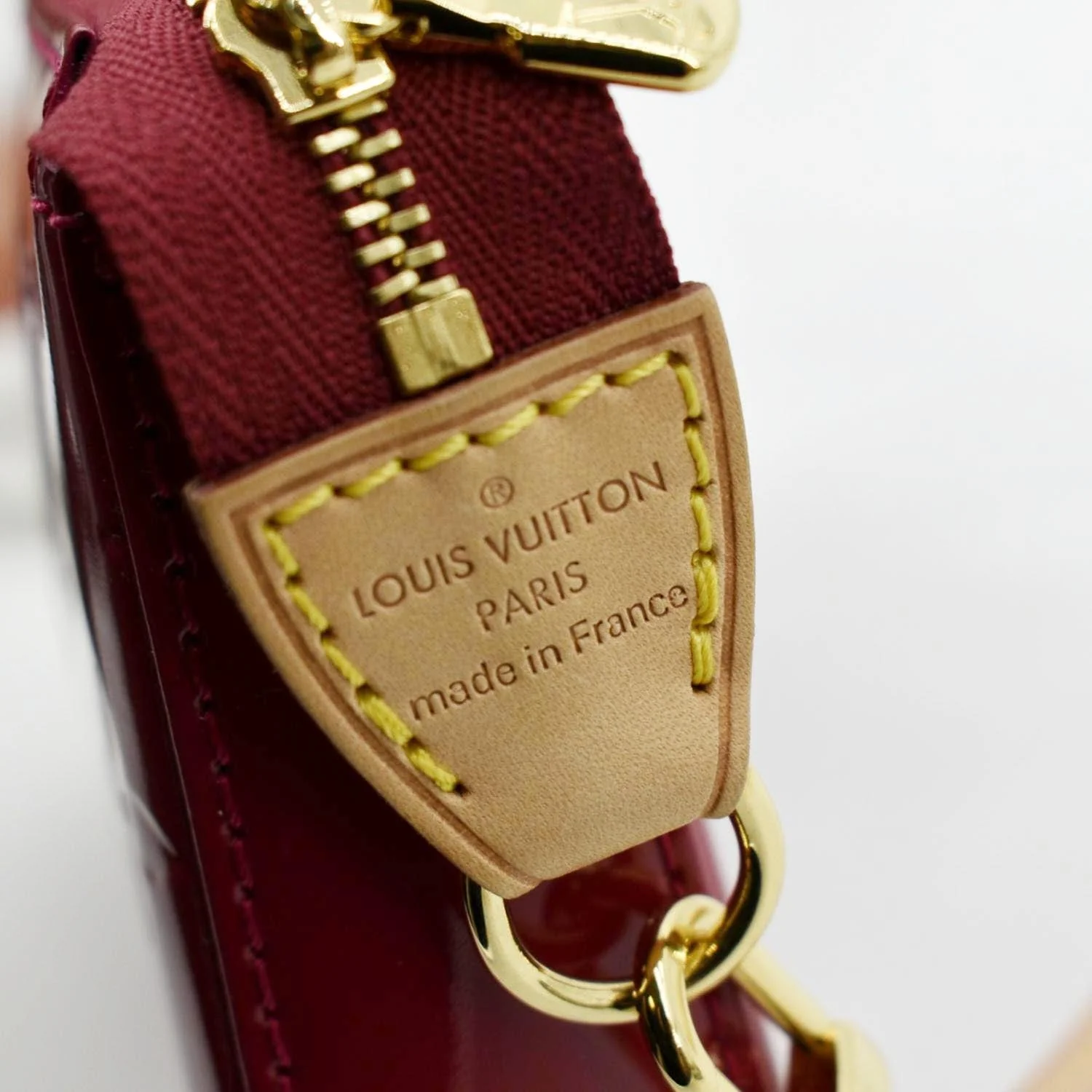 LOUIS VUITTON Pochette Accessoires Monogram Vernis Pouch Bag Red - Image 10