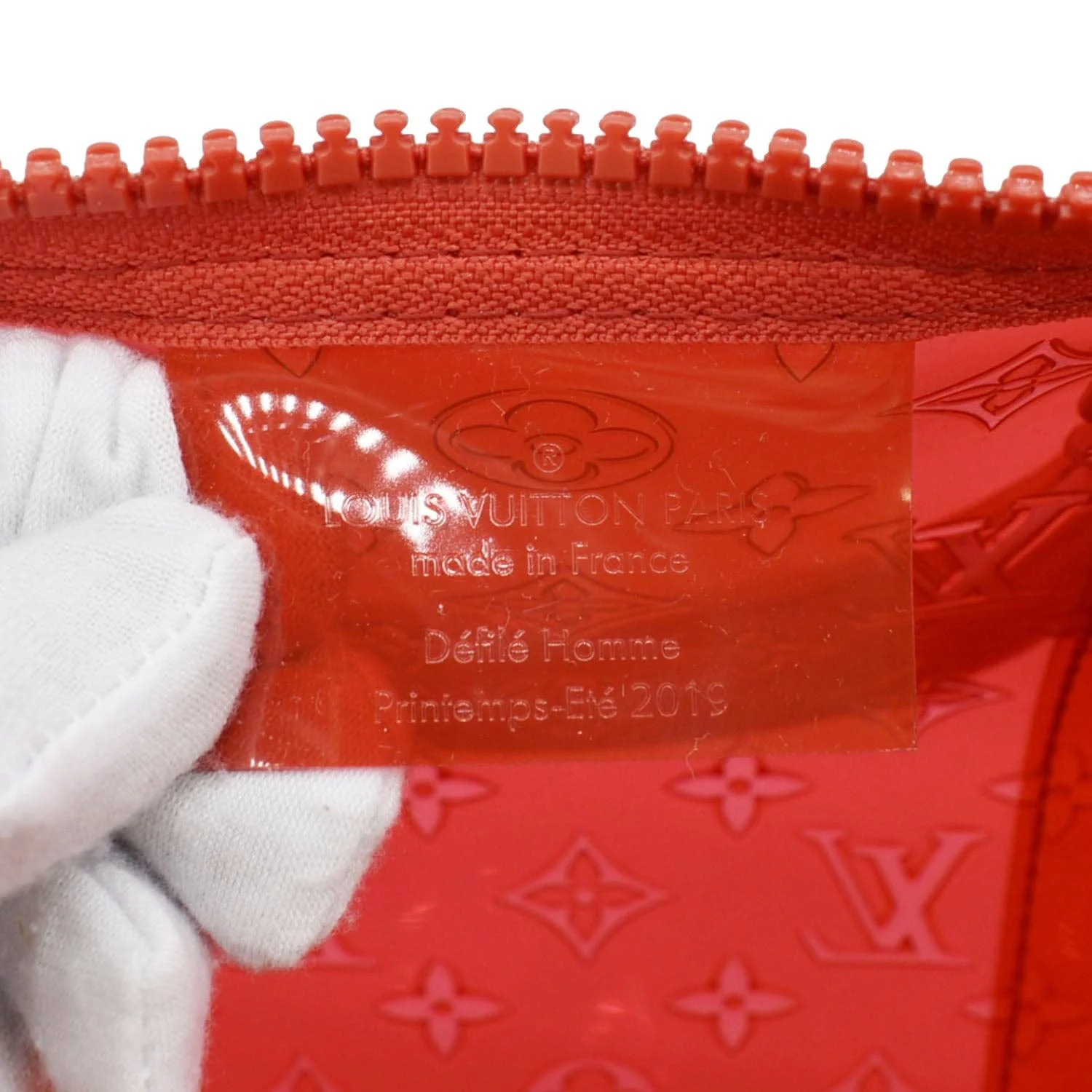LOUIS VUITTON Keepall 50 Bandouliere Transparent PVC Travel Bag Red - Image 12