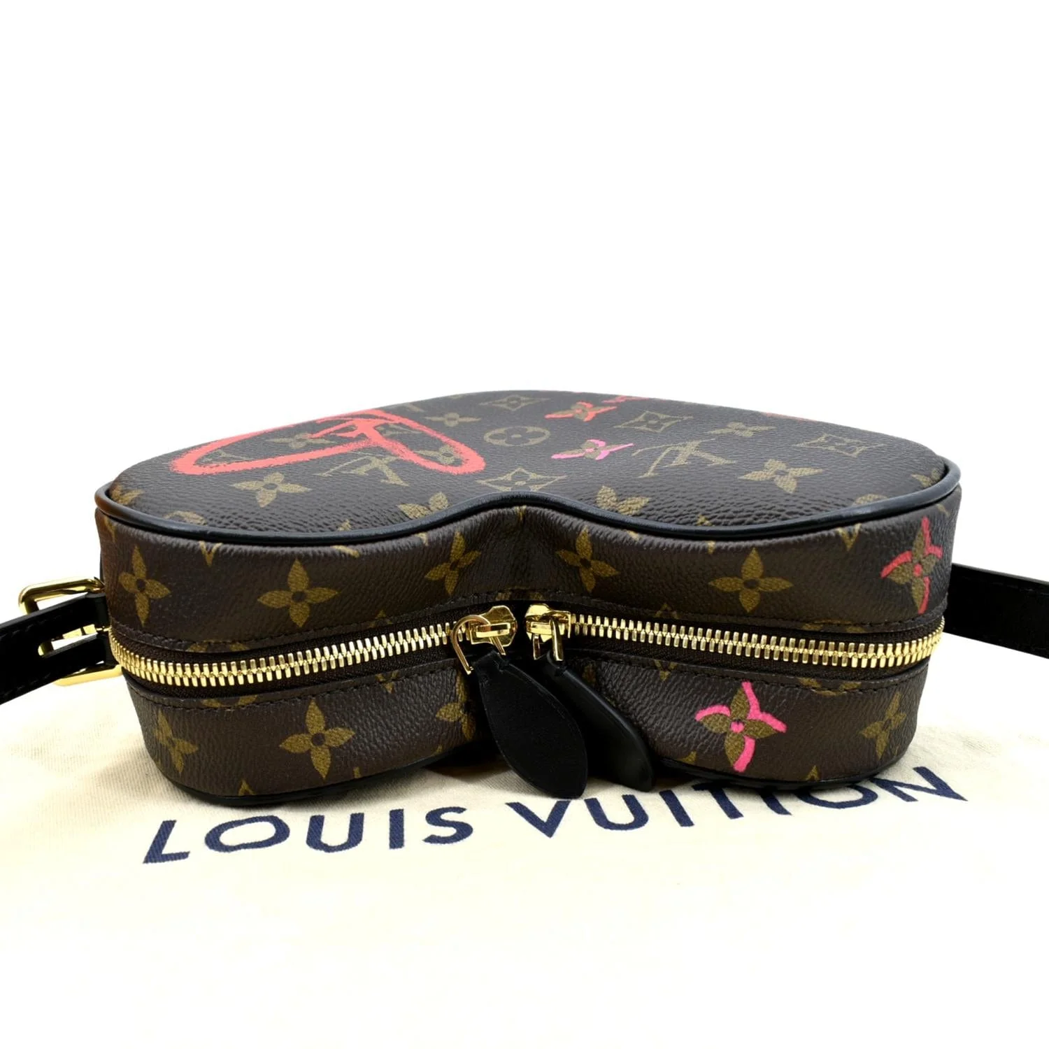 LOUIS VUITTON Sac Coeur Heart Monogram Canvas Crossbody Bag Brown - Image 5
