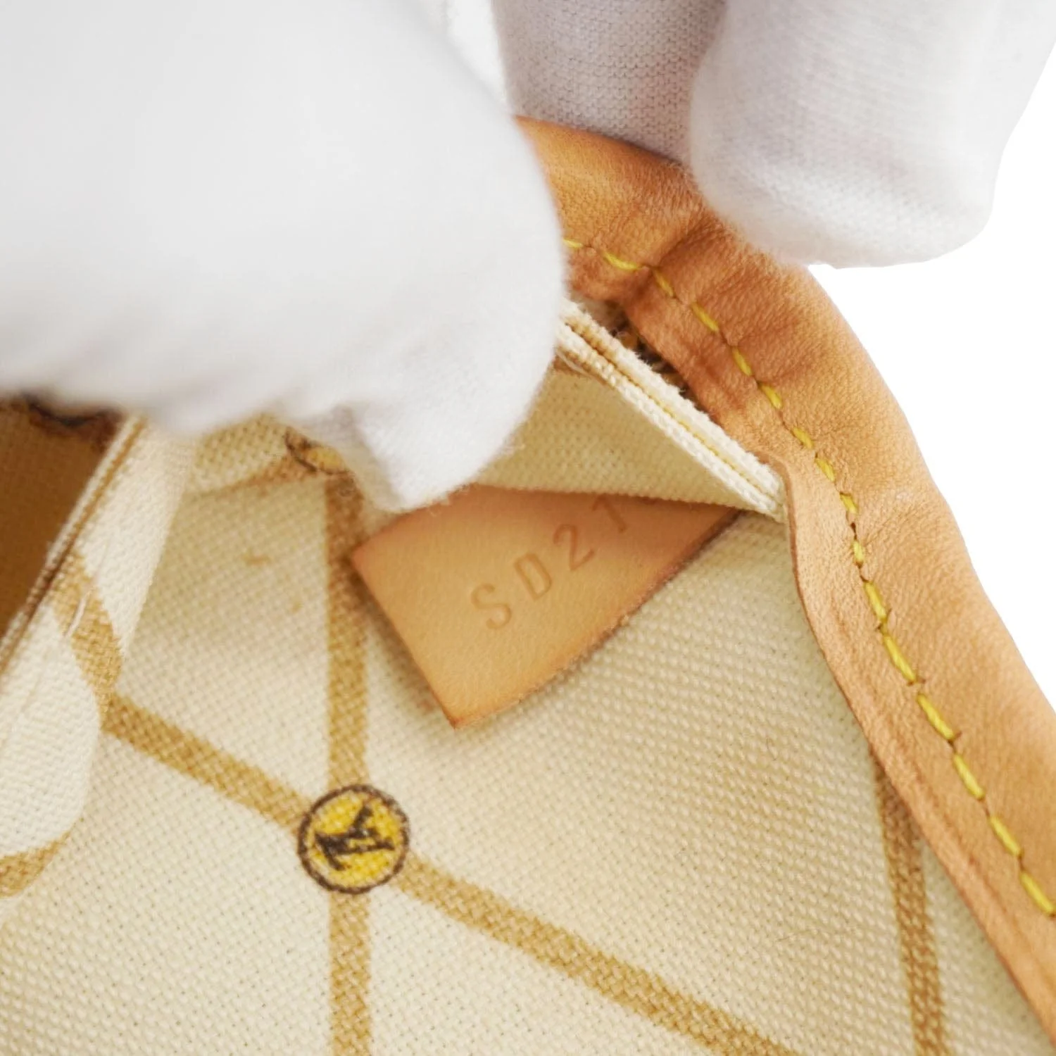LOUIS VUITTON Neverfull Summer Trunk Damier Azur Shoulder Bag White - Image 18