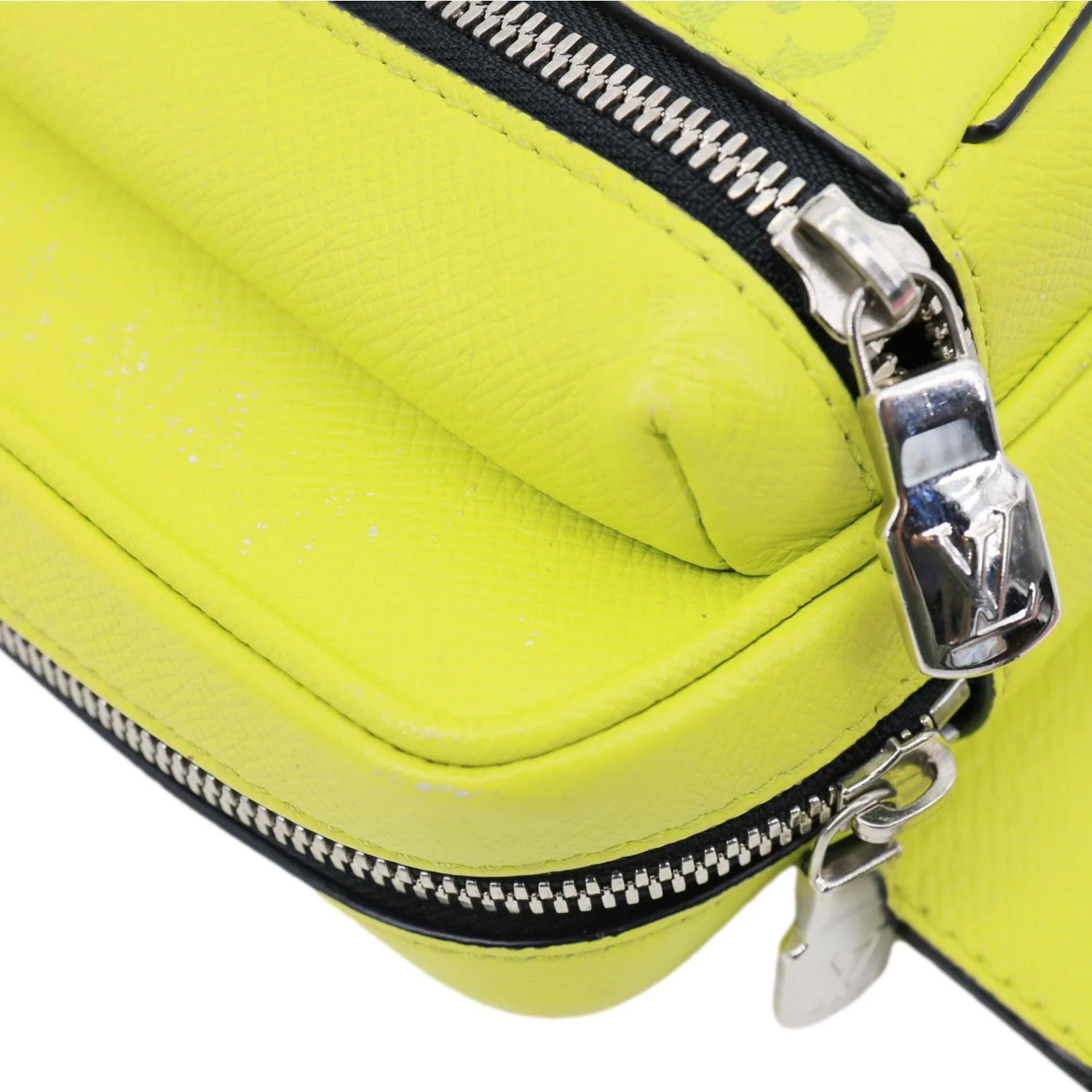 LOUIS VUITTON Outdoor Taigarama Bumbag Neon Yellow - Image 7