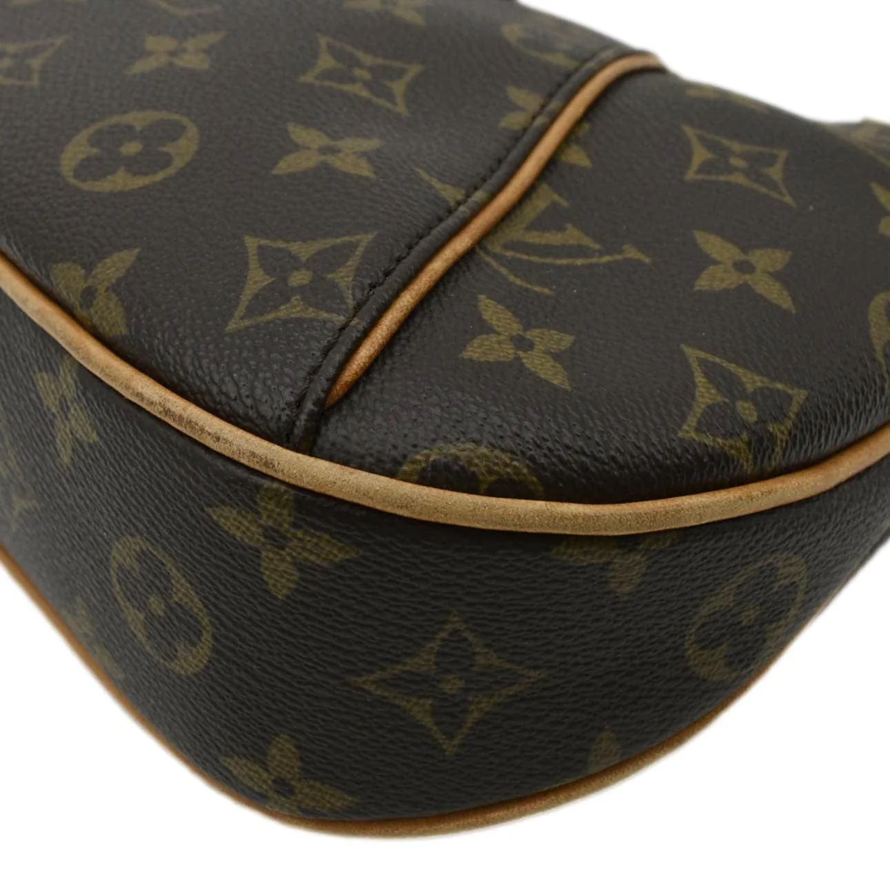 LOUIS VUITTON Thames PM Monogram Canvas Shoulder Bag Brown - Image 8