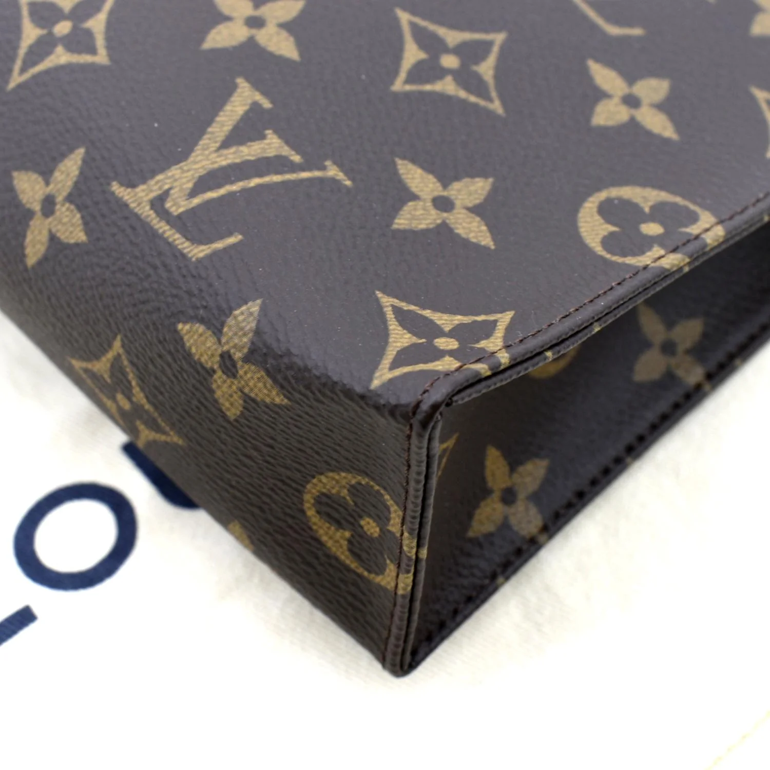 LOUIS VUITTON Toiletry 26 Monogram Canvas Cosmetic Pouch Brown - Image 6