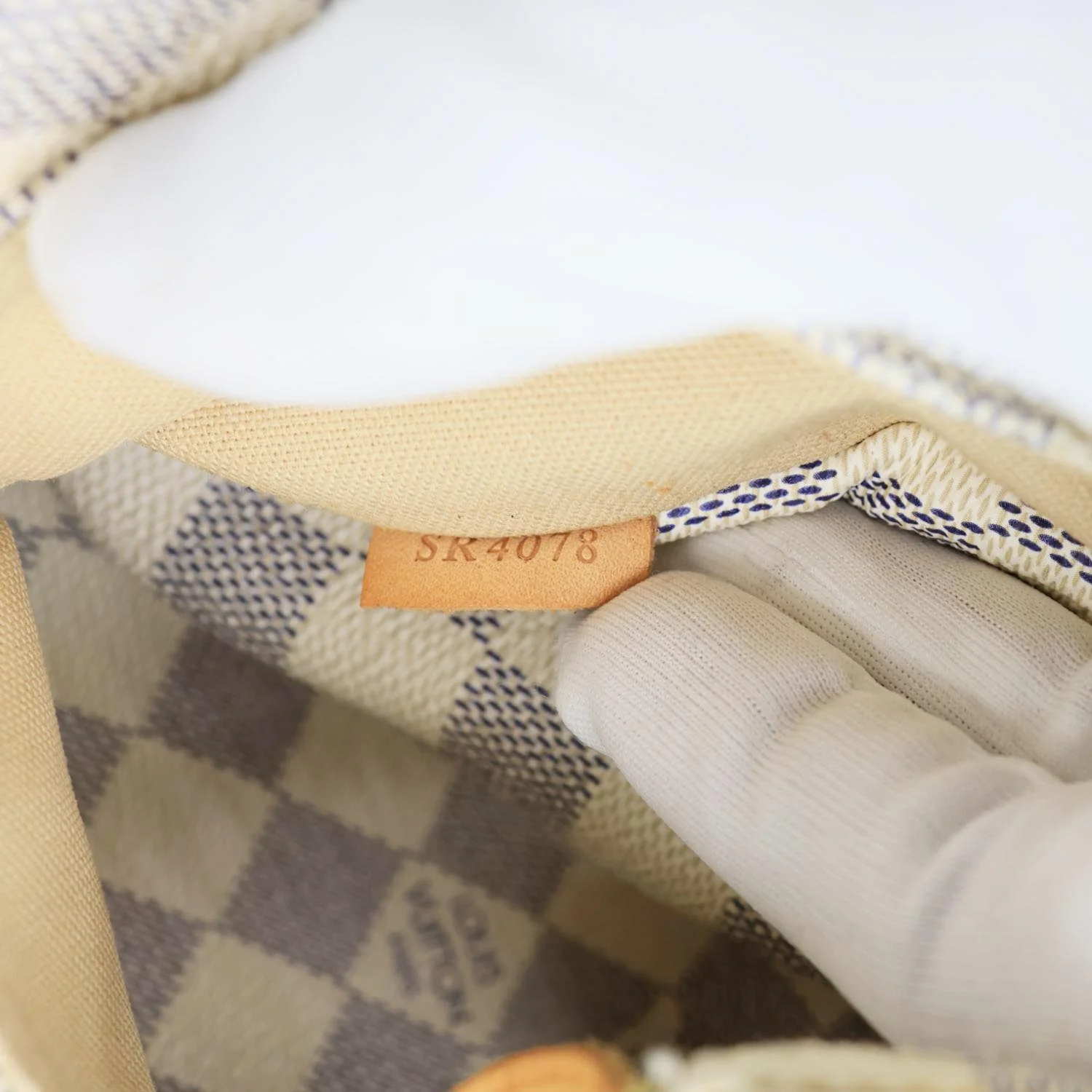 LOUIS VUITTON Totally MM Damier Azur Shoulder Bag White - Image 18