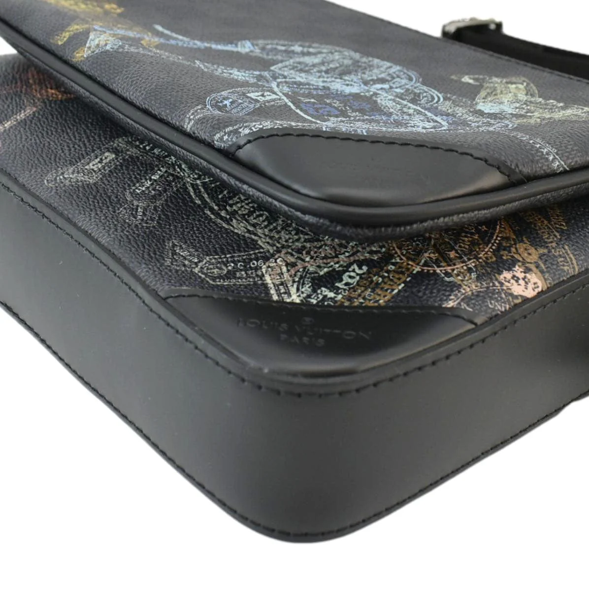 LOUIS VUITTON Trio Damier Graphite Wild Animals Messenger Bag Black - Image 9