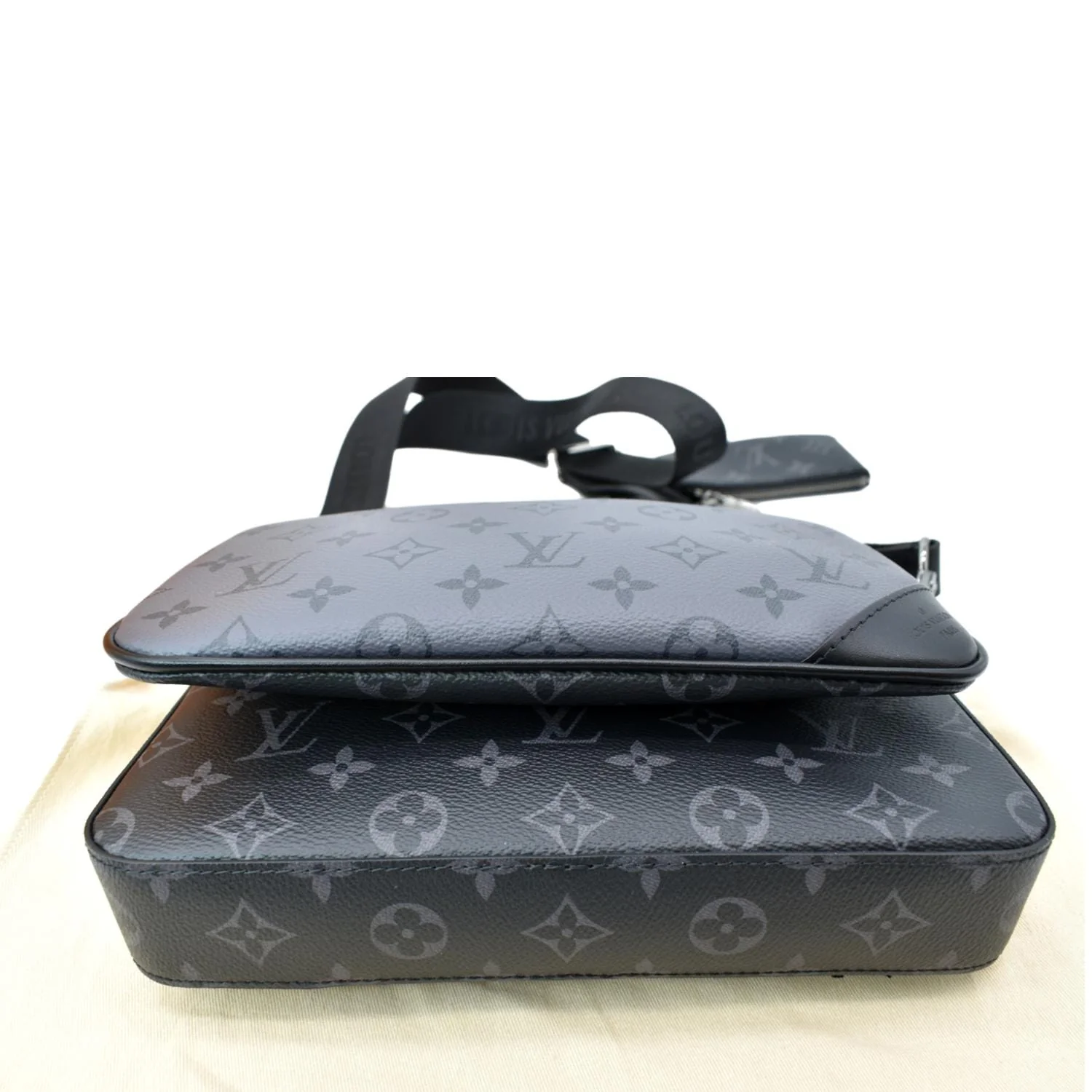 LOUIS VUITTON Trio Monogram Eclipse Messenger Bag Grey - Image 7